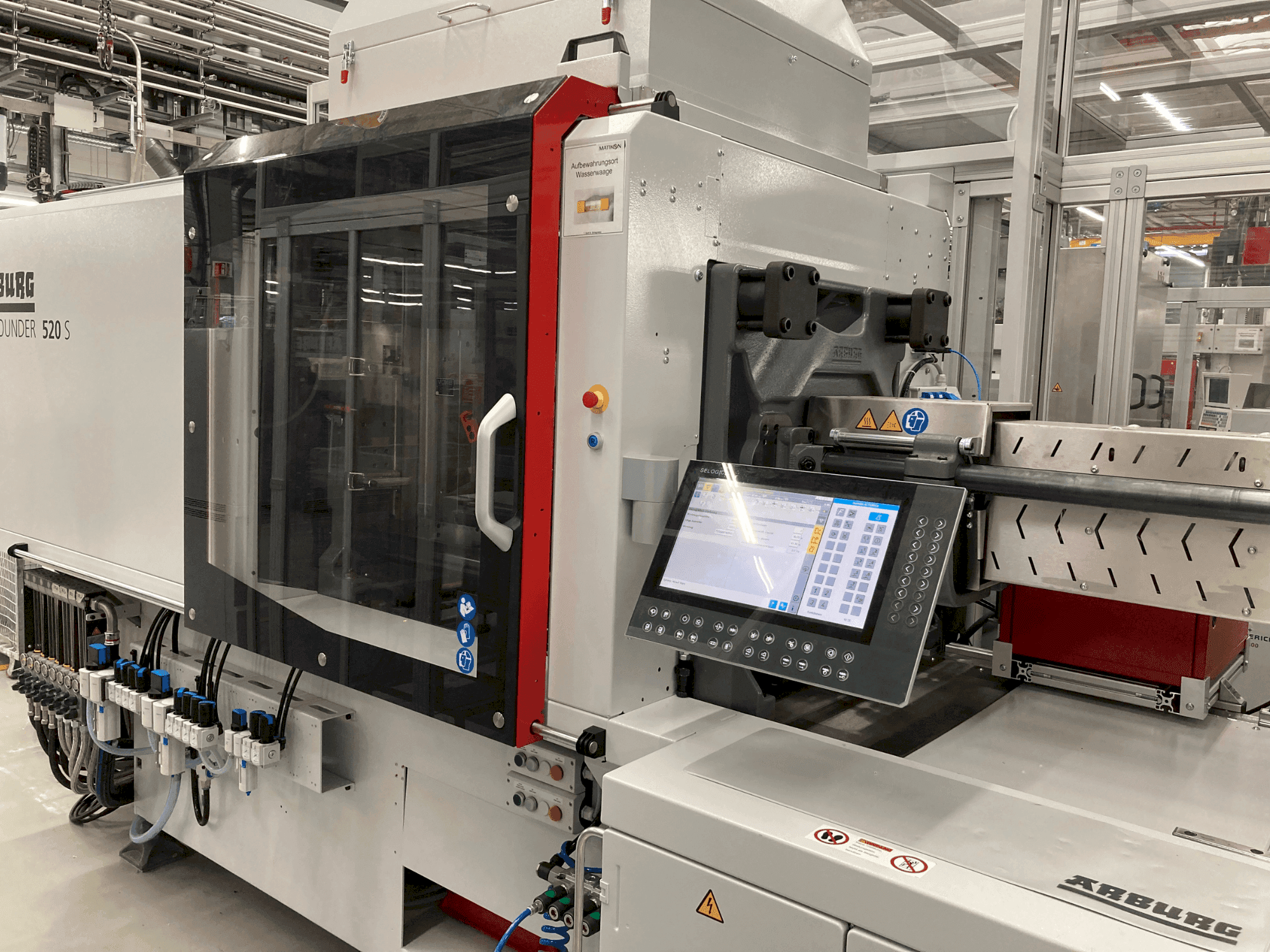 Vista frontale della macchina Arburg Allrounder 520 S 1600-400