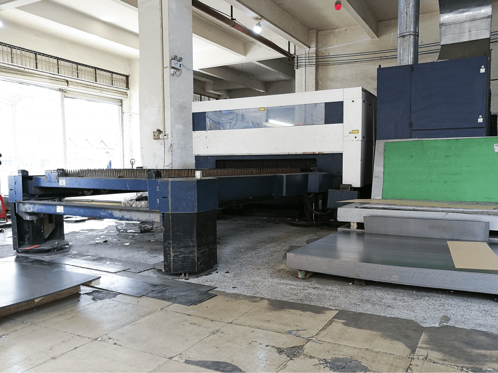 Vista lato destro 1 della macchina Trumpf TruLaser 5030