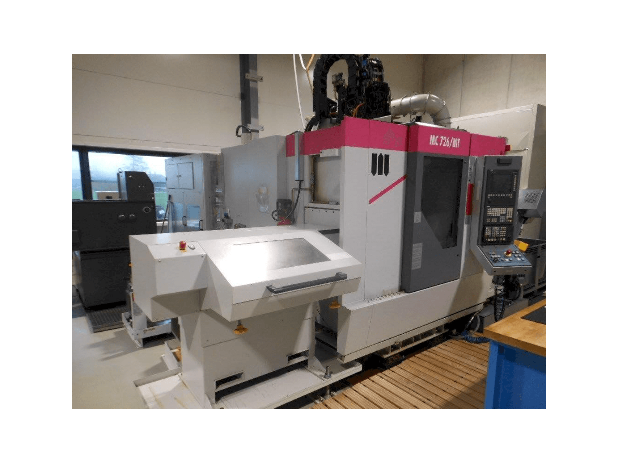 Vista frontale della macchina STAMA MC 726