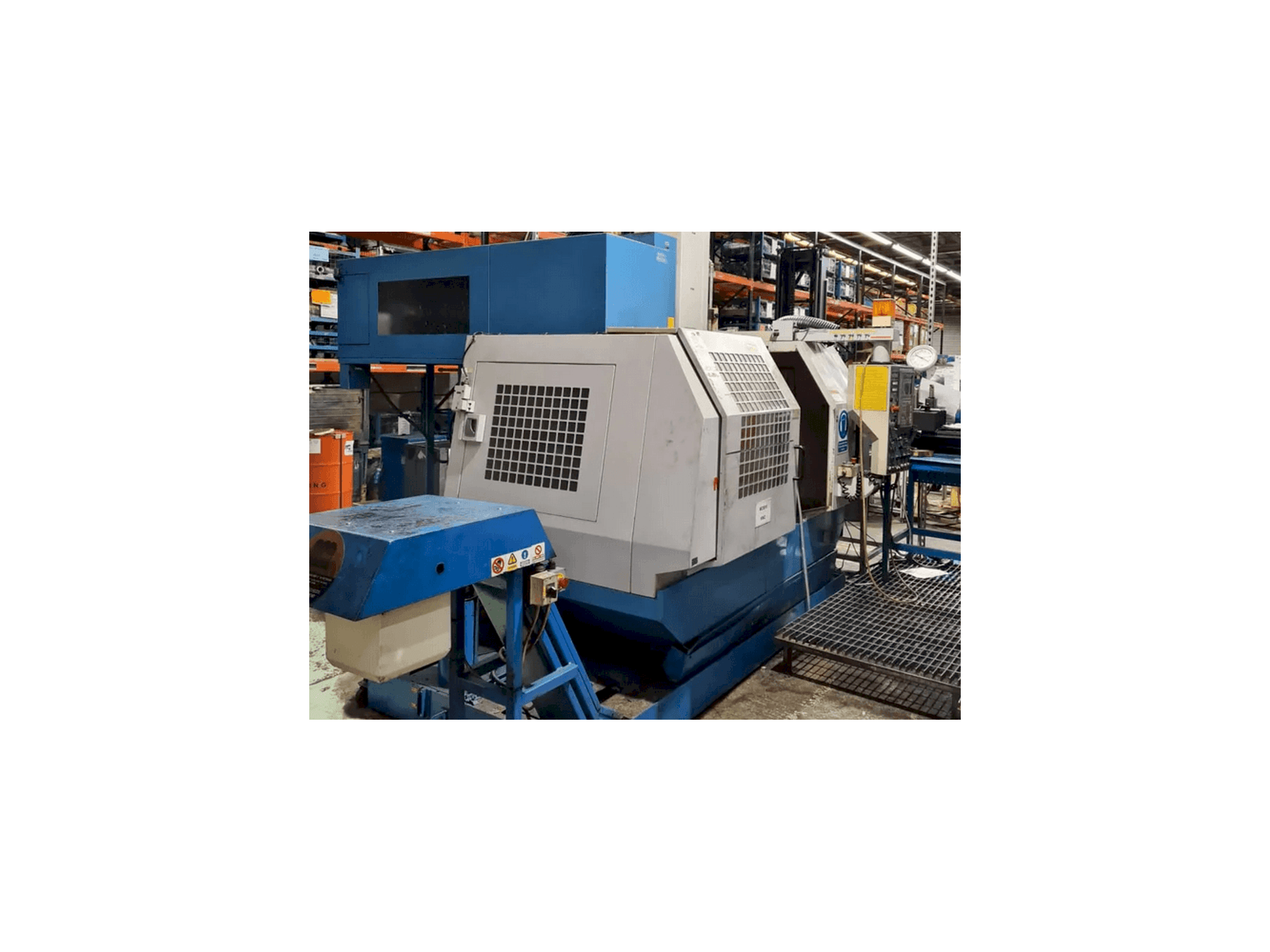 Vista frontale della macchina Matsuura MC-800VF