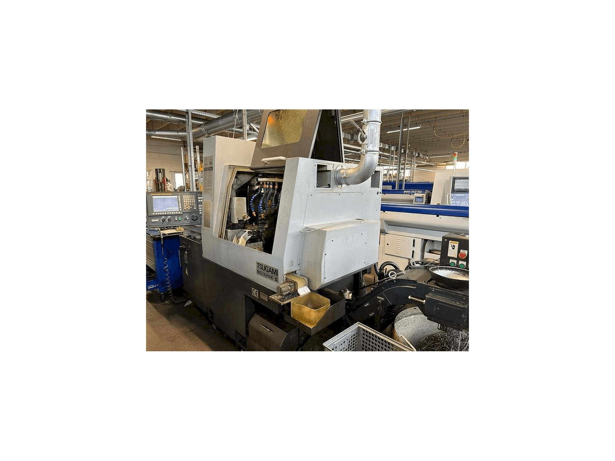 Vista frontale della macchina TSUGAMI B0326E-II