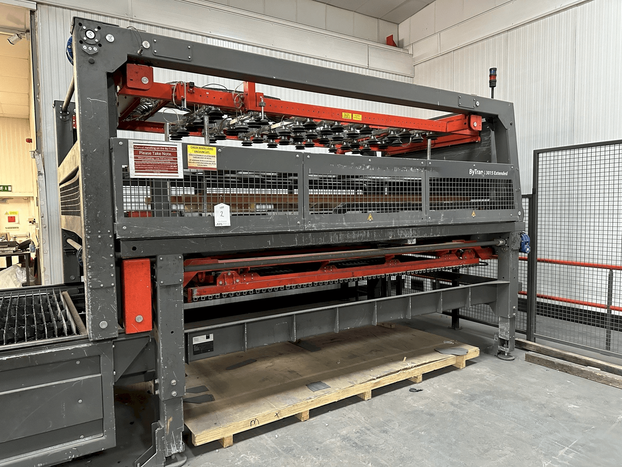 Vista frontale della macchina Bystronic By Trans 3015 Extended Automatic Loading