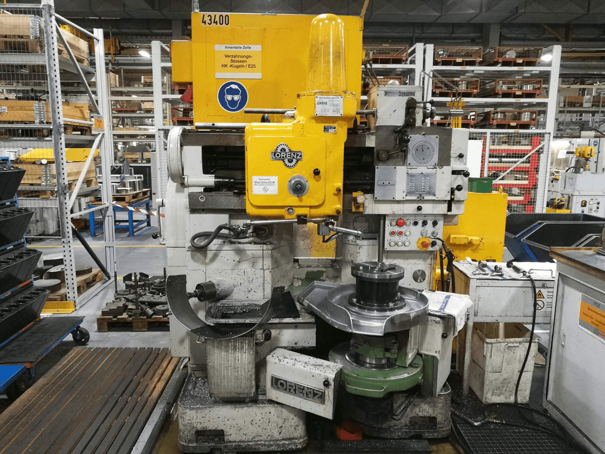 Vista frontale della macchina LORENZ SNJ5