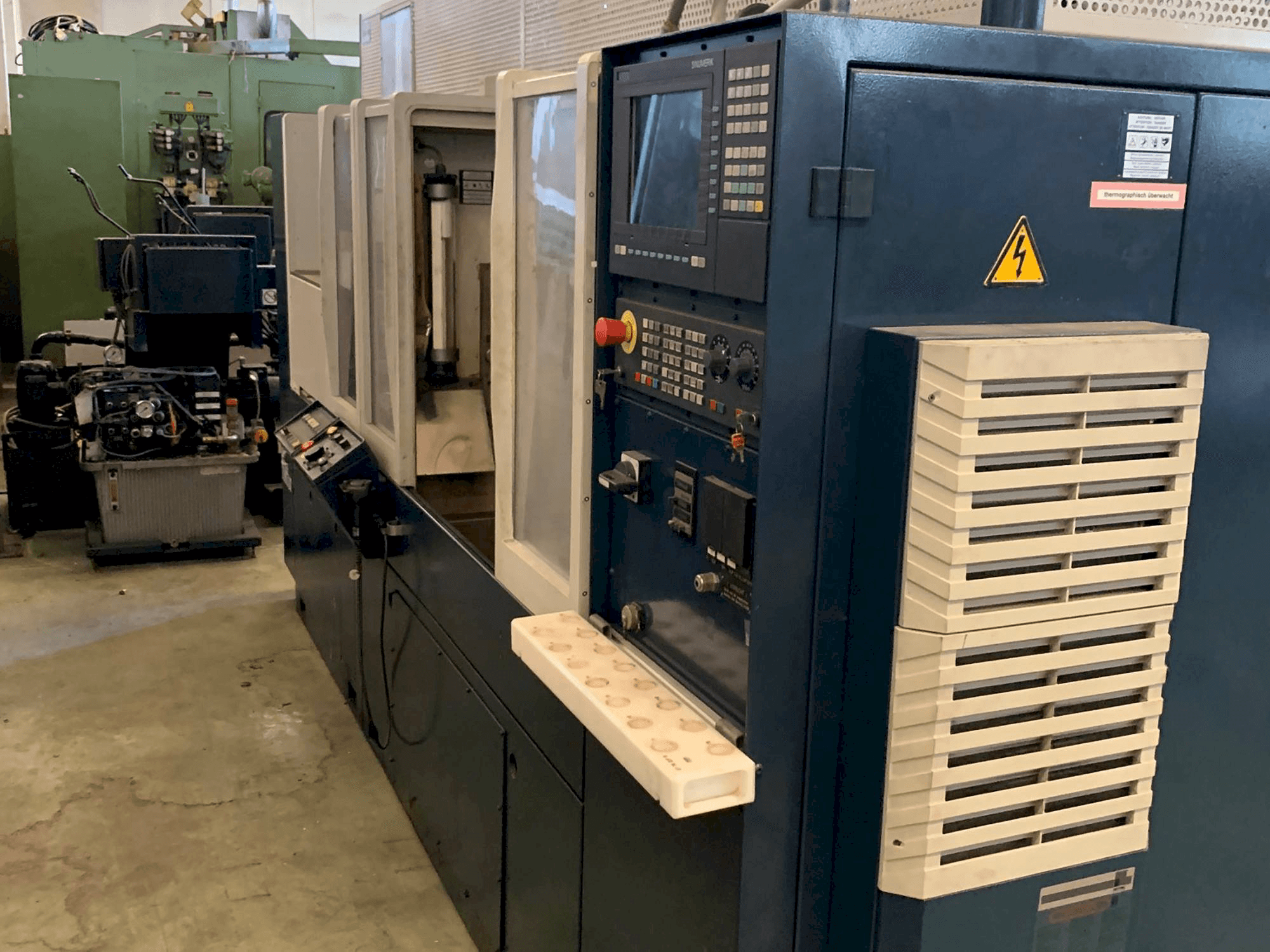 Vista frontale della macchina SPINNER PD 48