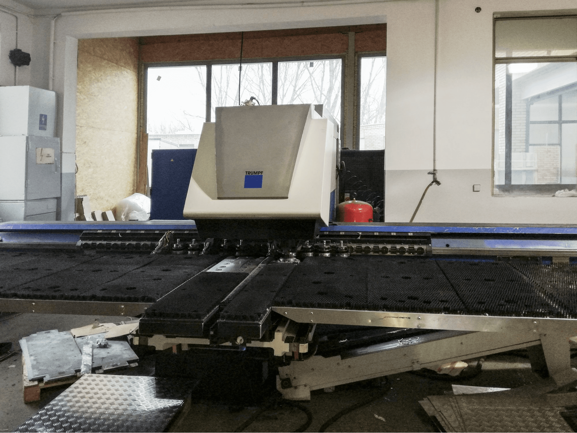 Vista frontale della macchina Trumpf Trumatic 3000 L