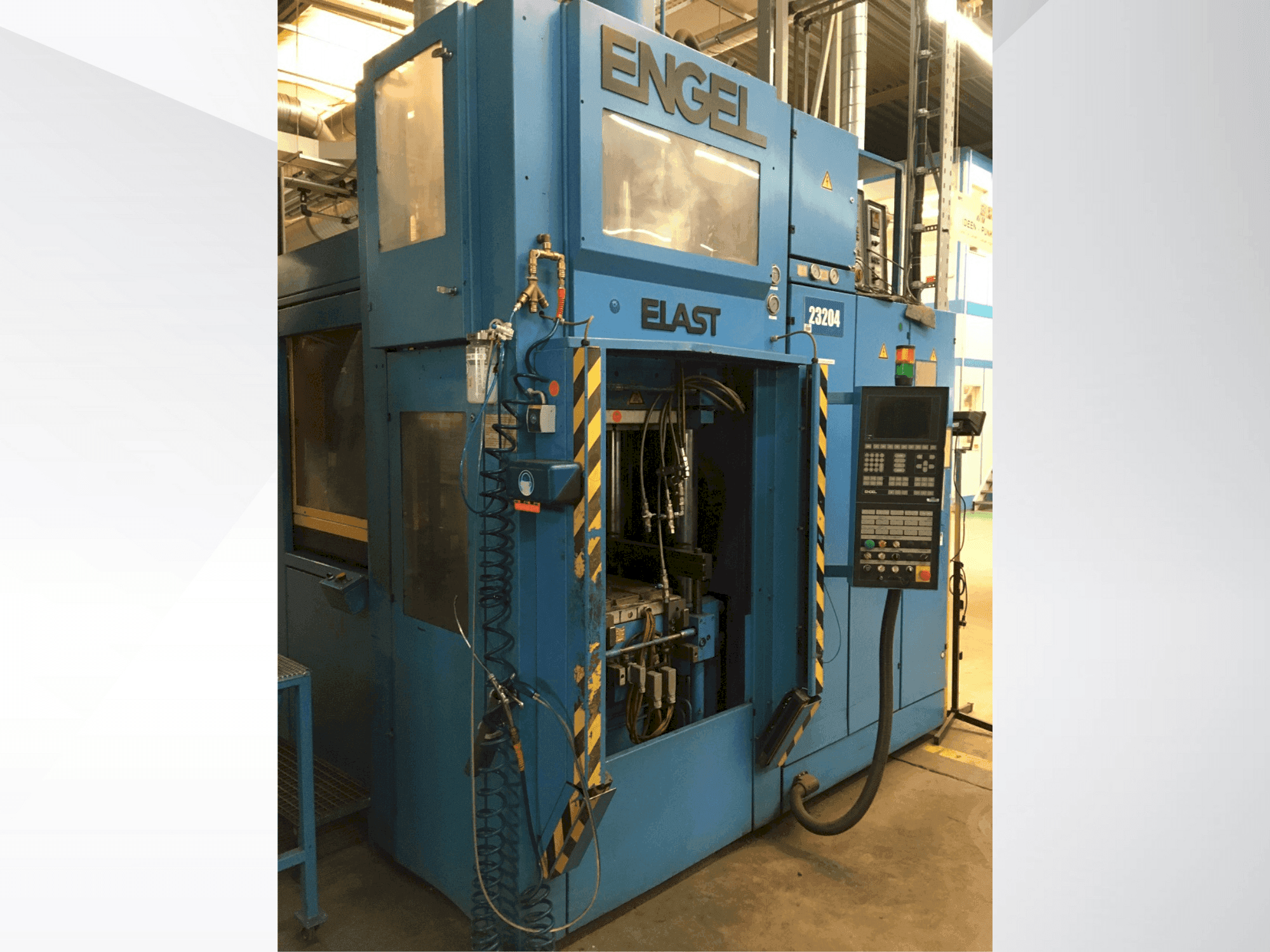 Vista frontale della macchina Engel Elast 1500/250V
