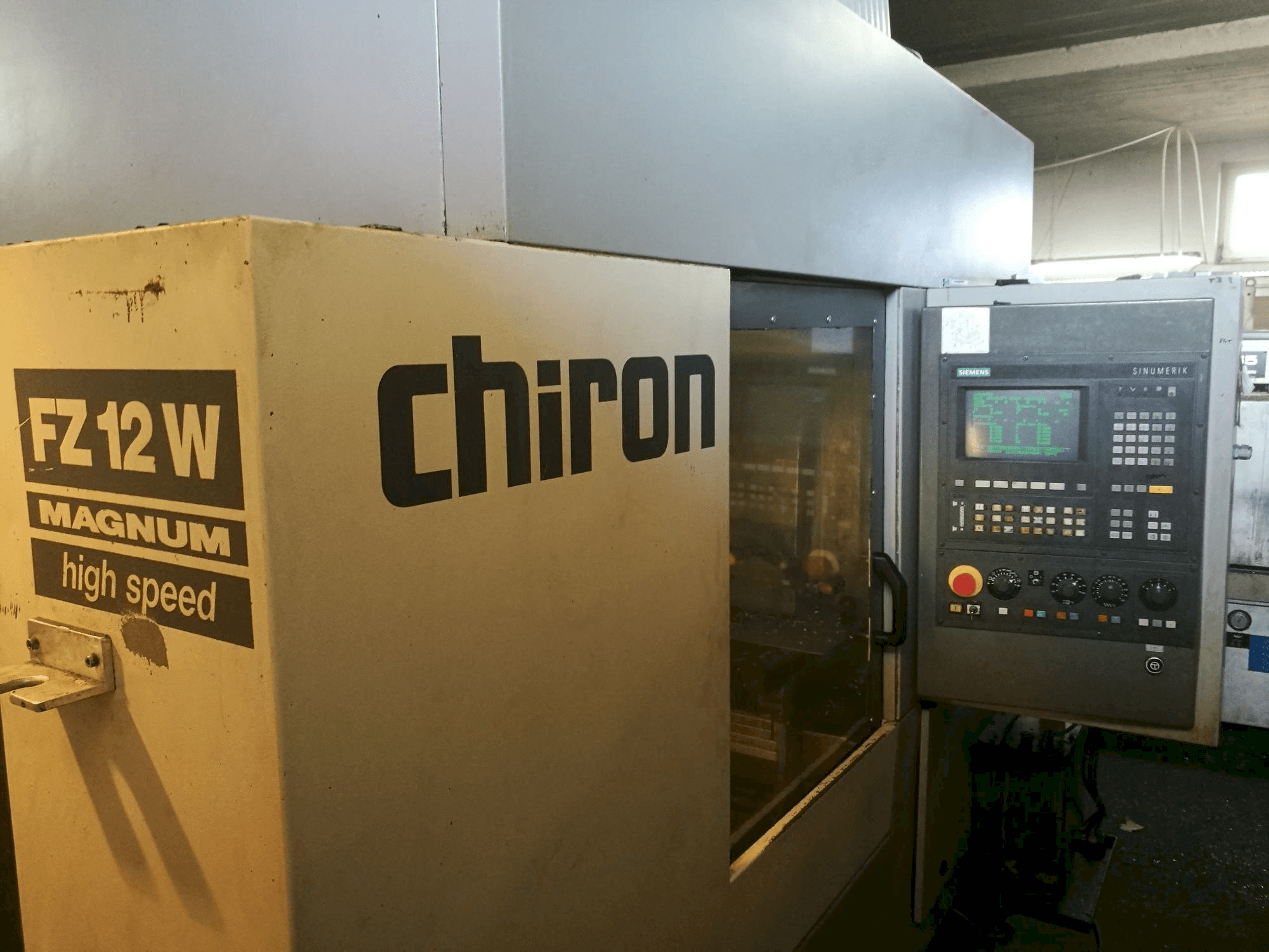 Vista frontale della macchina CHIRON FZ 12 W Magnum