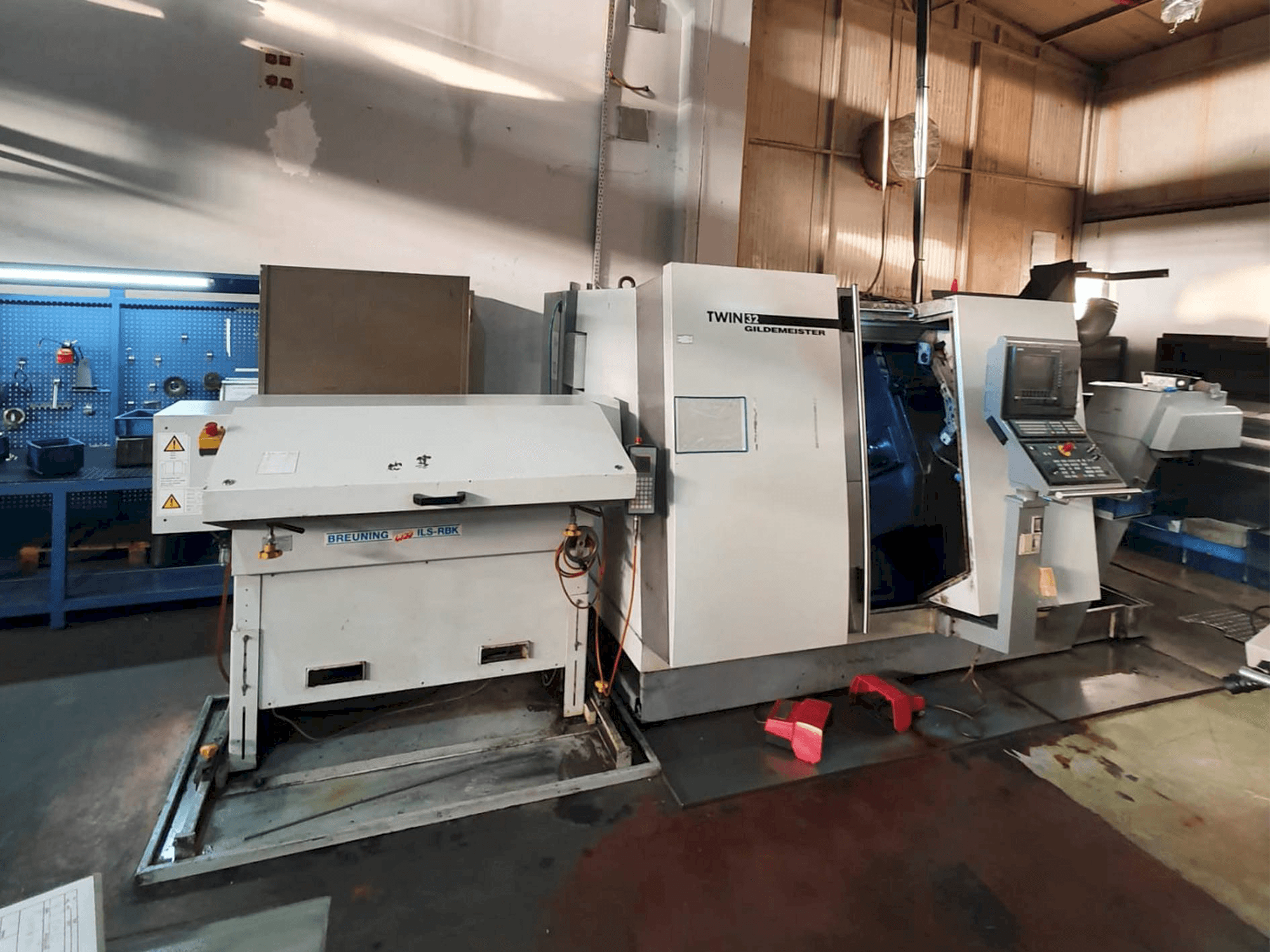 Vista frontale della macchina Gildemeister TWIN 32