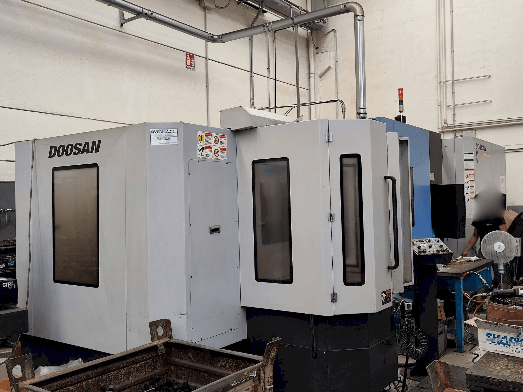 Vista frontale della macchina DOOSAN HP 5100