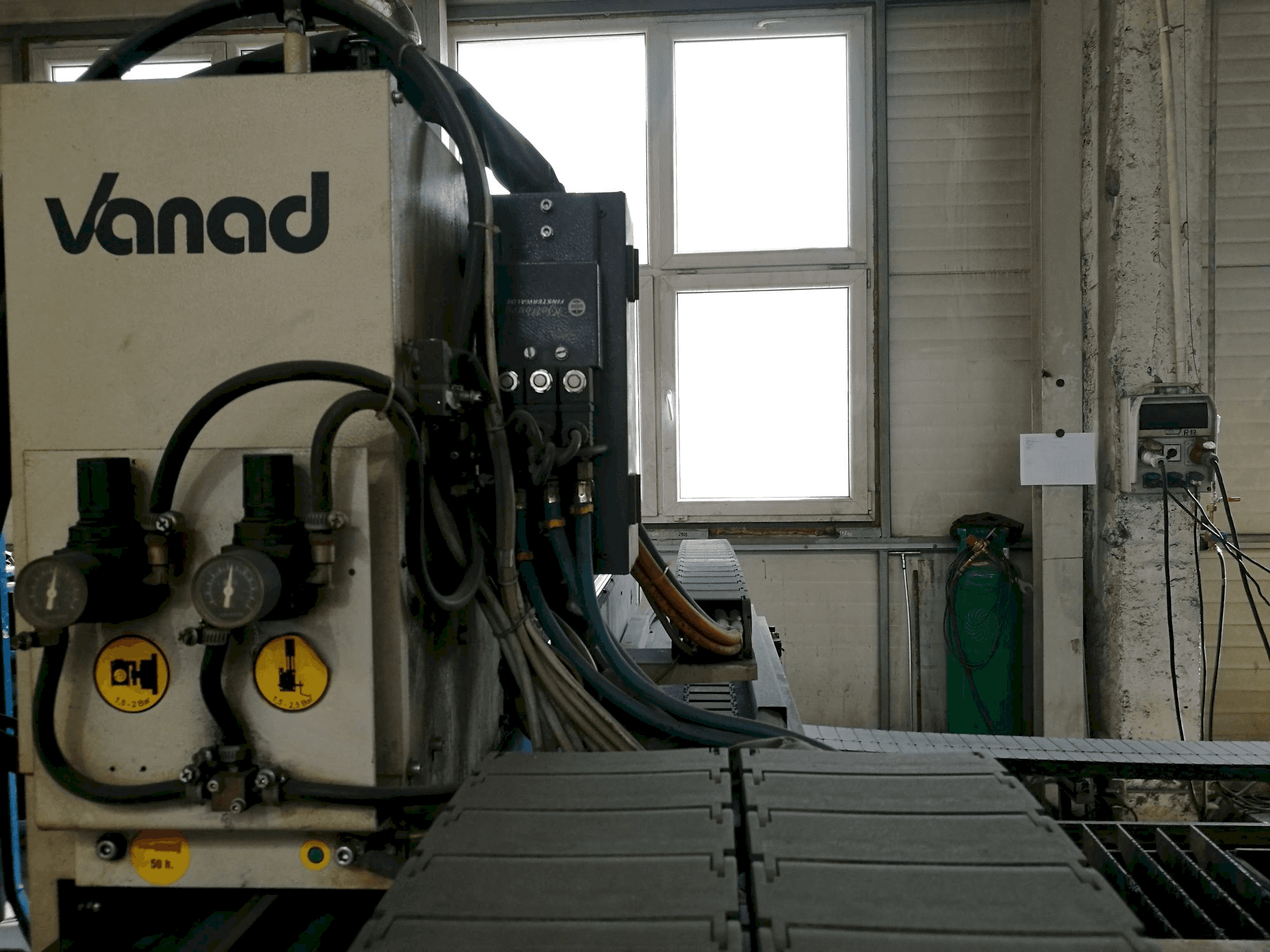 Vista frontale della macchina Vanad Kjellberg Proxima HiFocus 80i