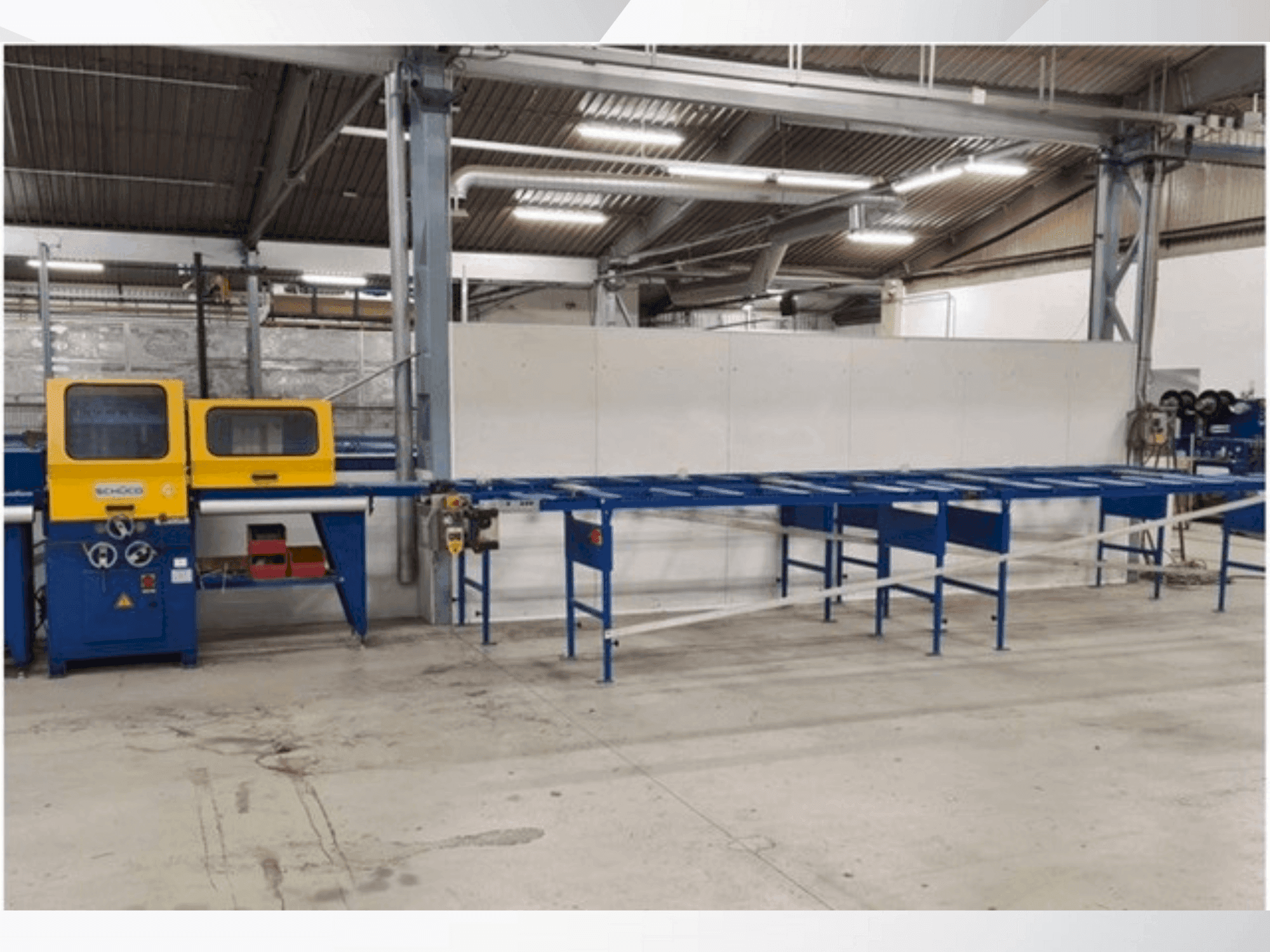 Vista frontale della macchina SCHÜCO ISOMAT 5