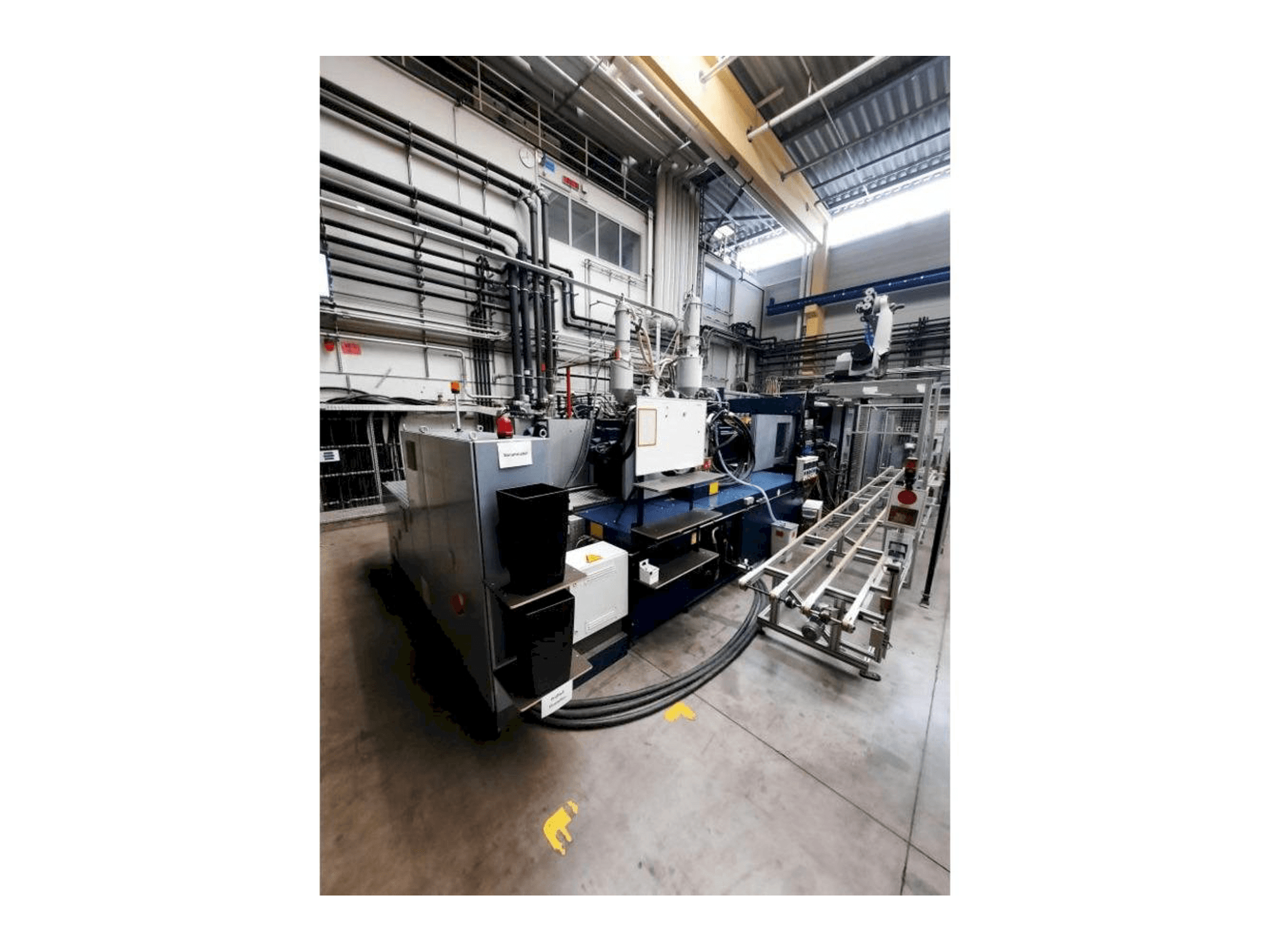 Vista frontale della macchina Battenfeld HM13000/9200/7700