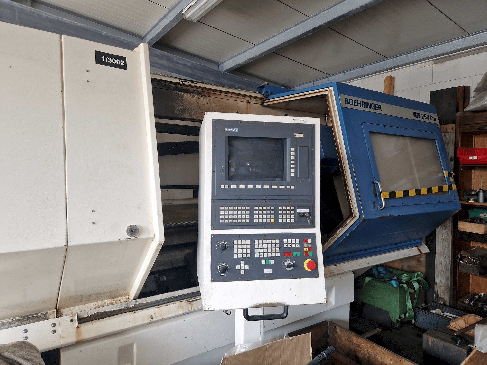 Vista frontale della macchina BOEHRINGER VDF 250 Cm