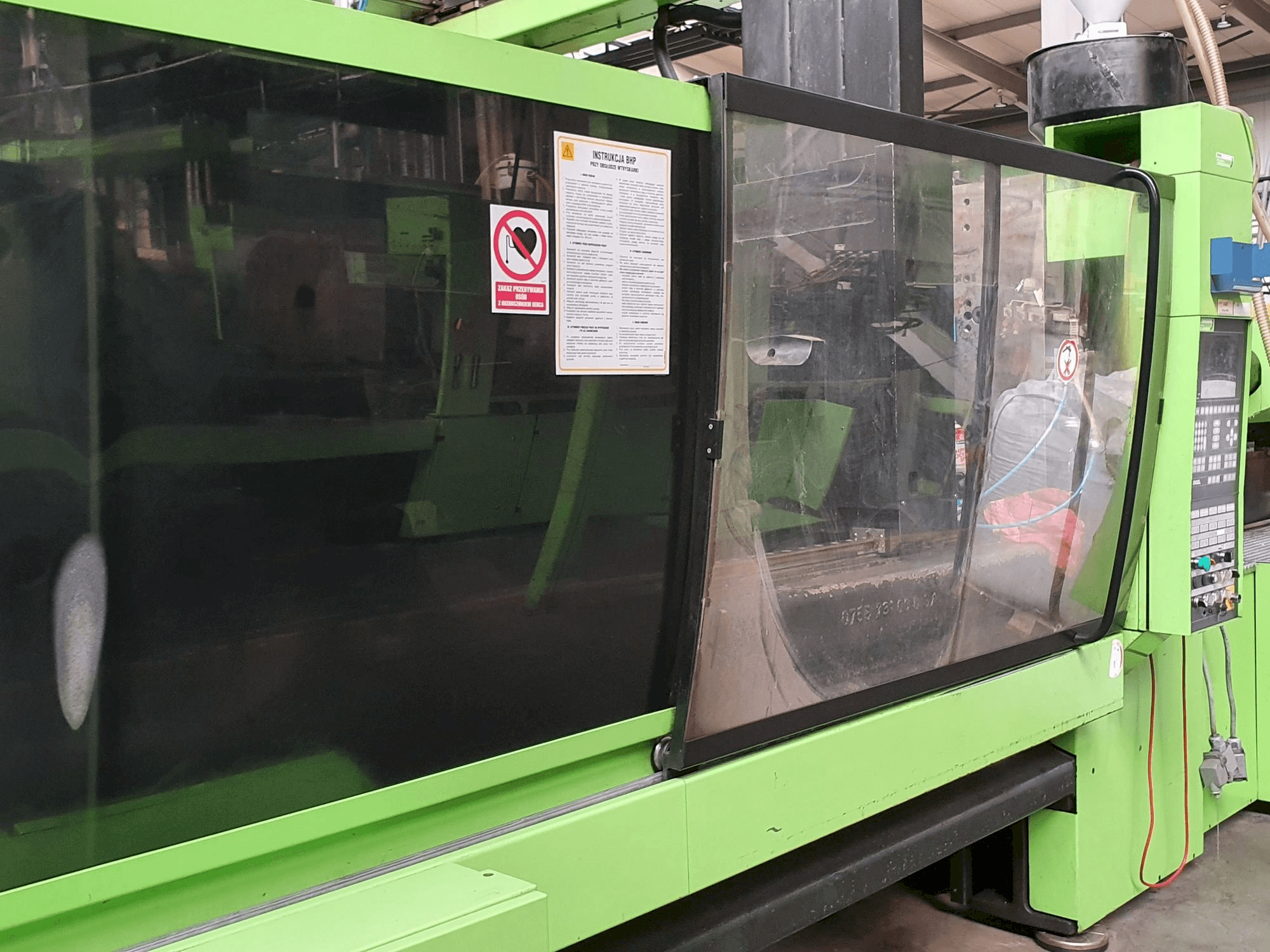 Vista frontale della macchina ENGEL 400 ES2550/400 HL