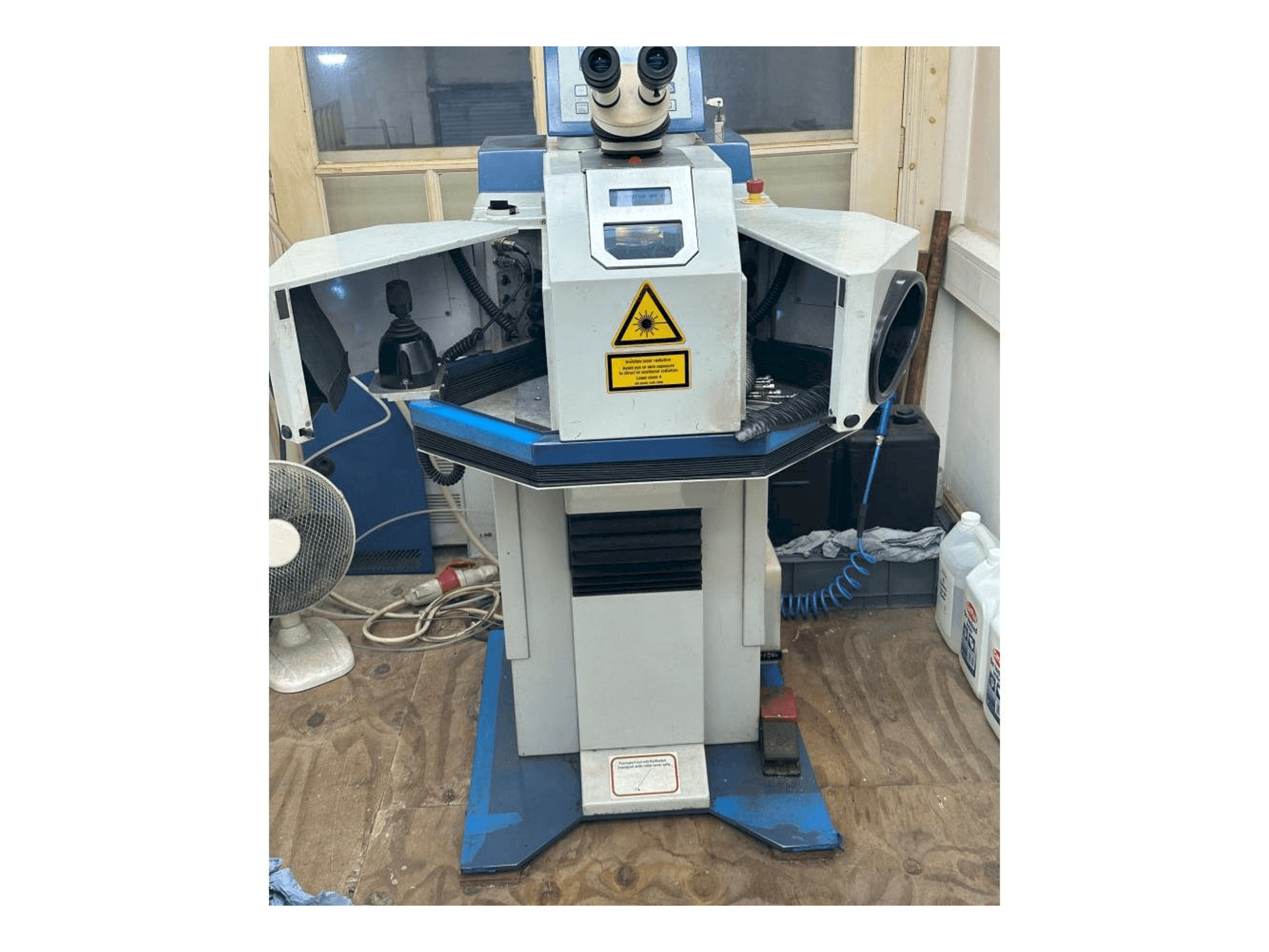 Vista frontale della macchina ALPHA LASER ALV 150 SM