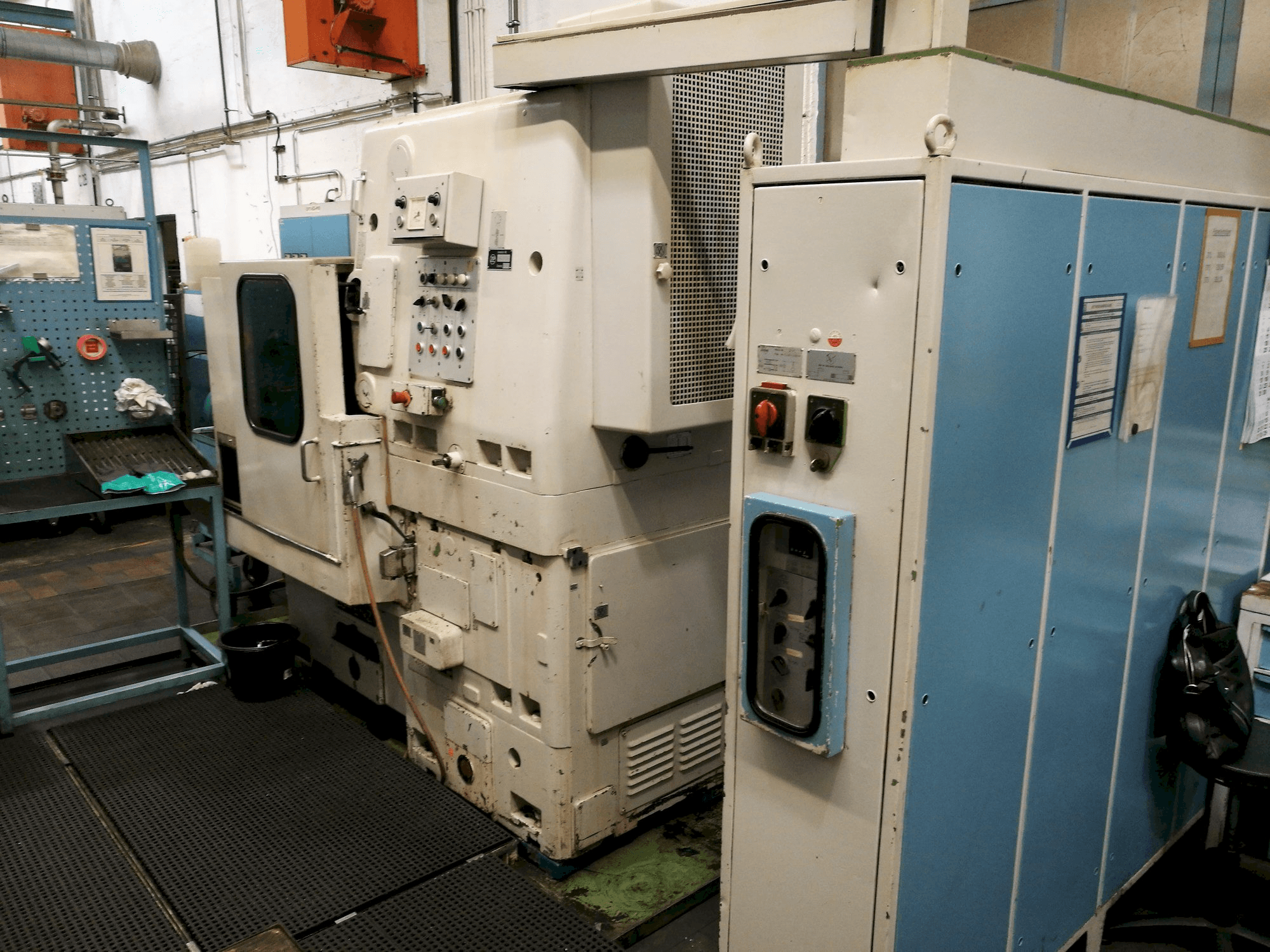 Vista frontale della macchina LORENZ LS400