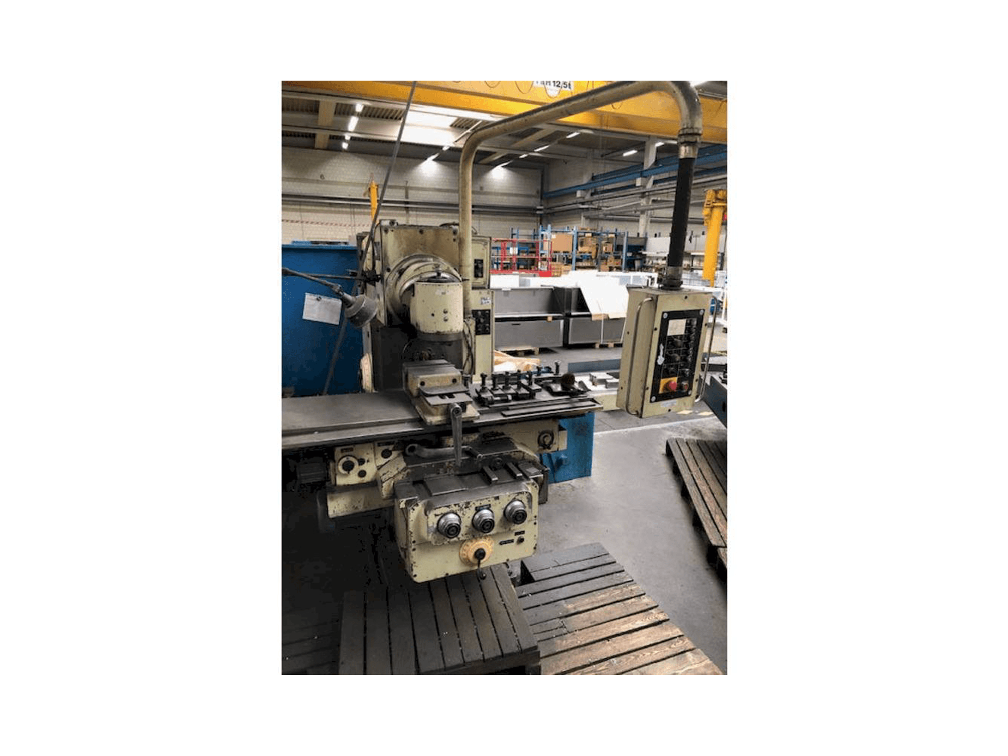 Vista frontale della macchina ELEKTRONIK F400-E