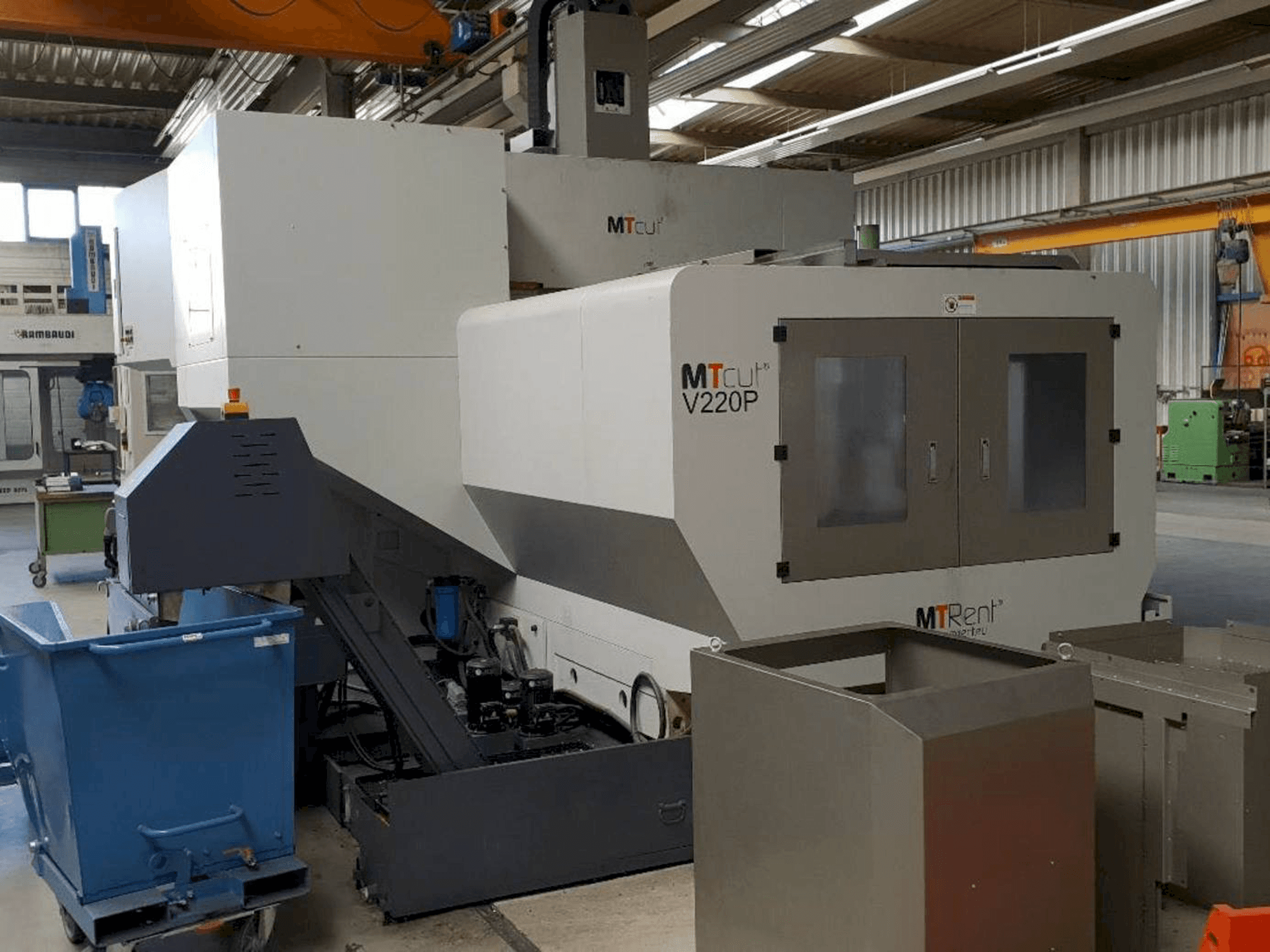 Vista frontale della macchina MTcut V220P