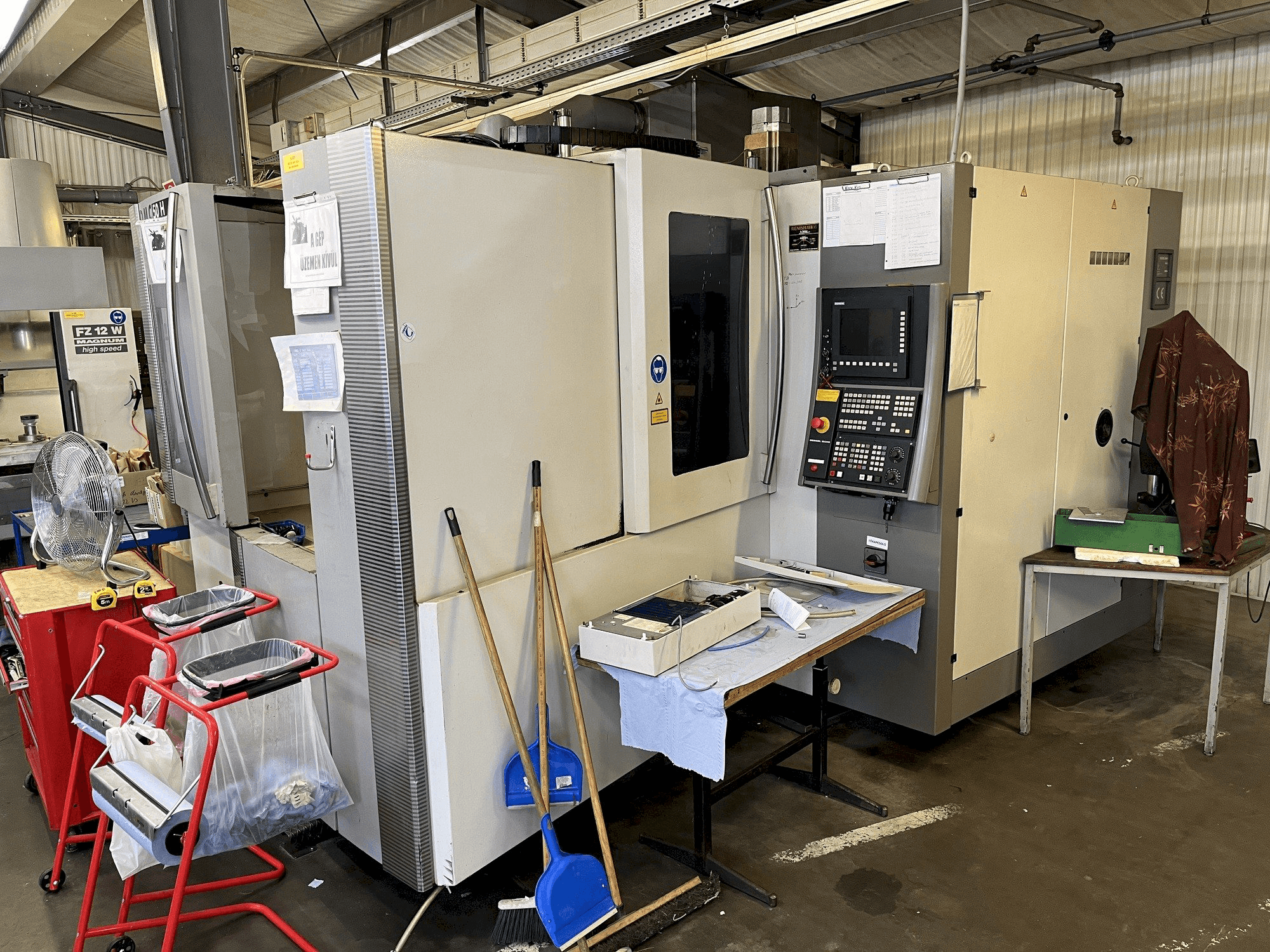 Vista frontale della macchina DMG MORI DMC 50H