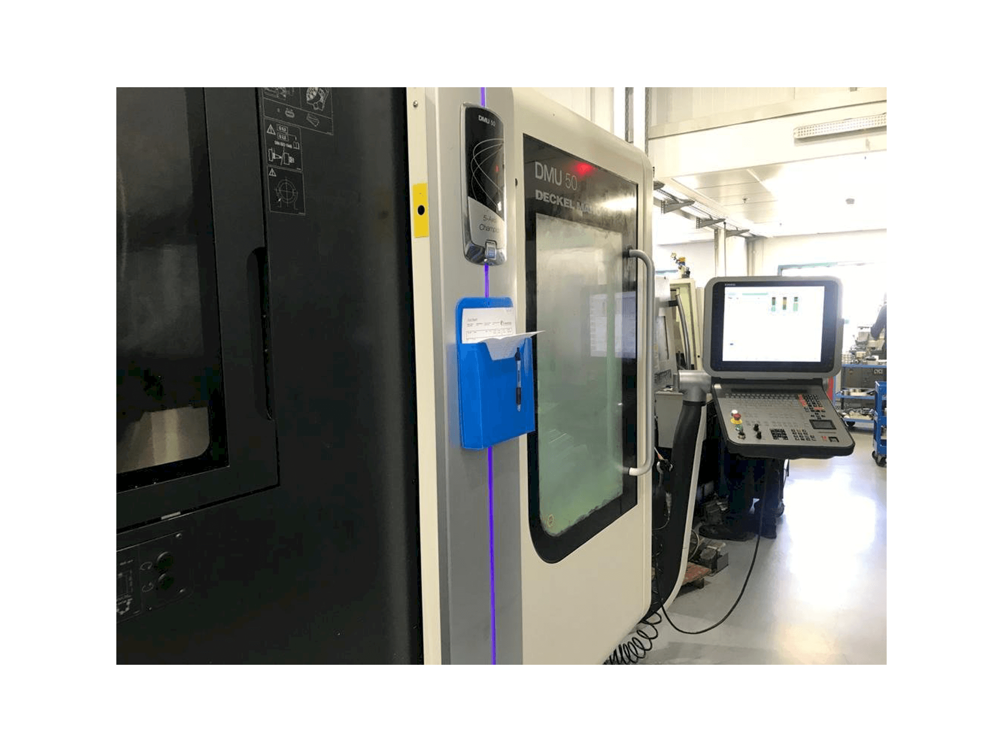Vista frontale della macchina DMG Mori Seiki DMU 50