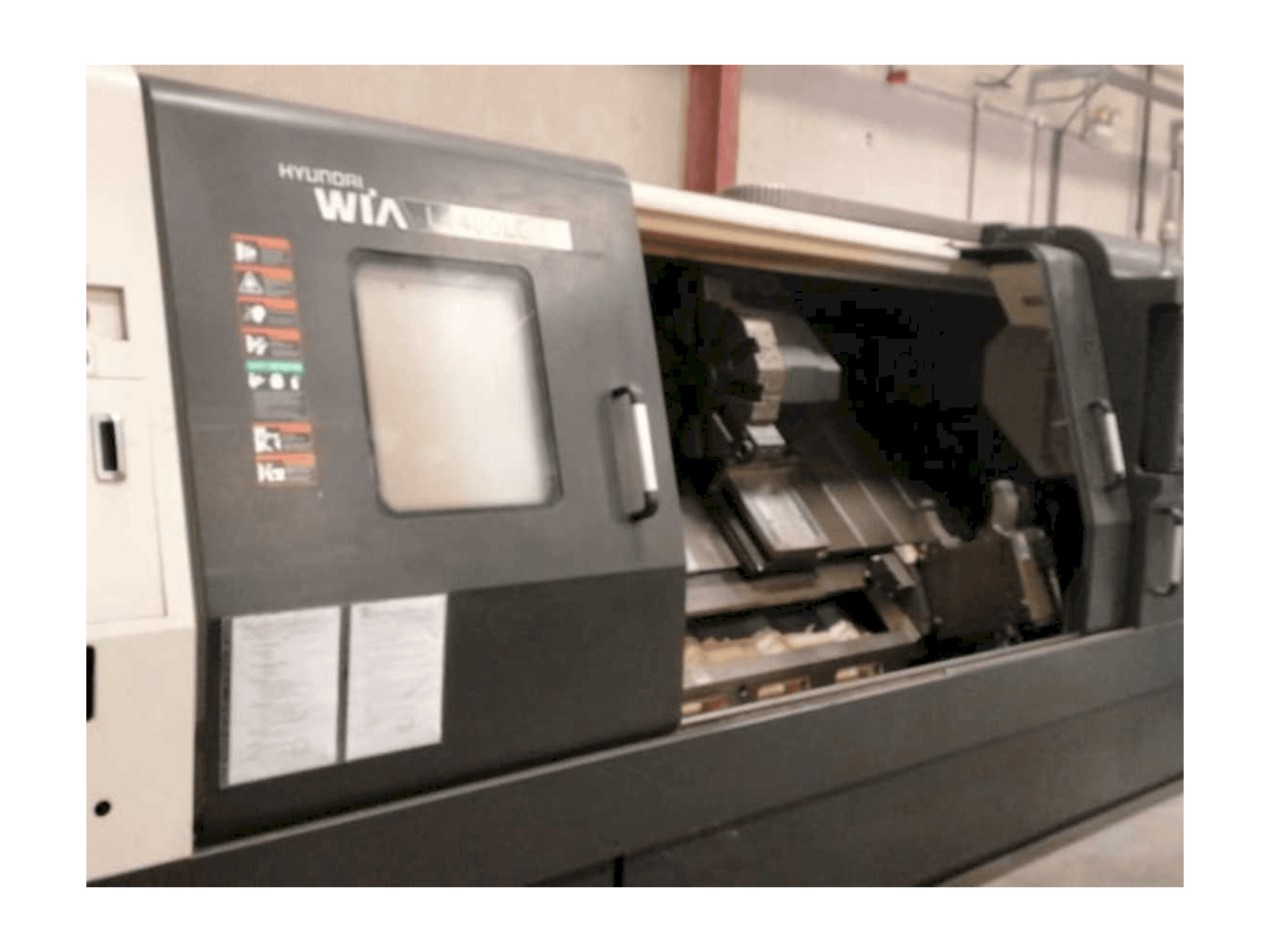 Vista frontale della macchina Hyundai Wia L400LC