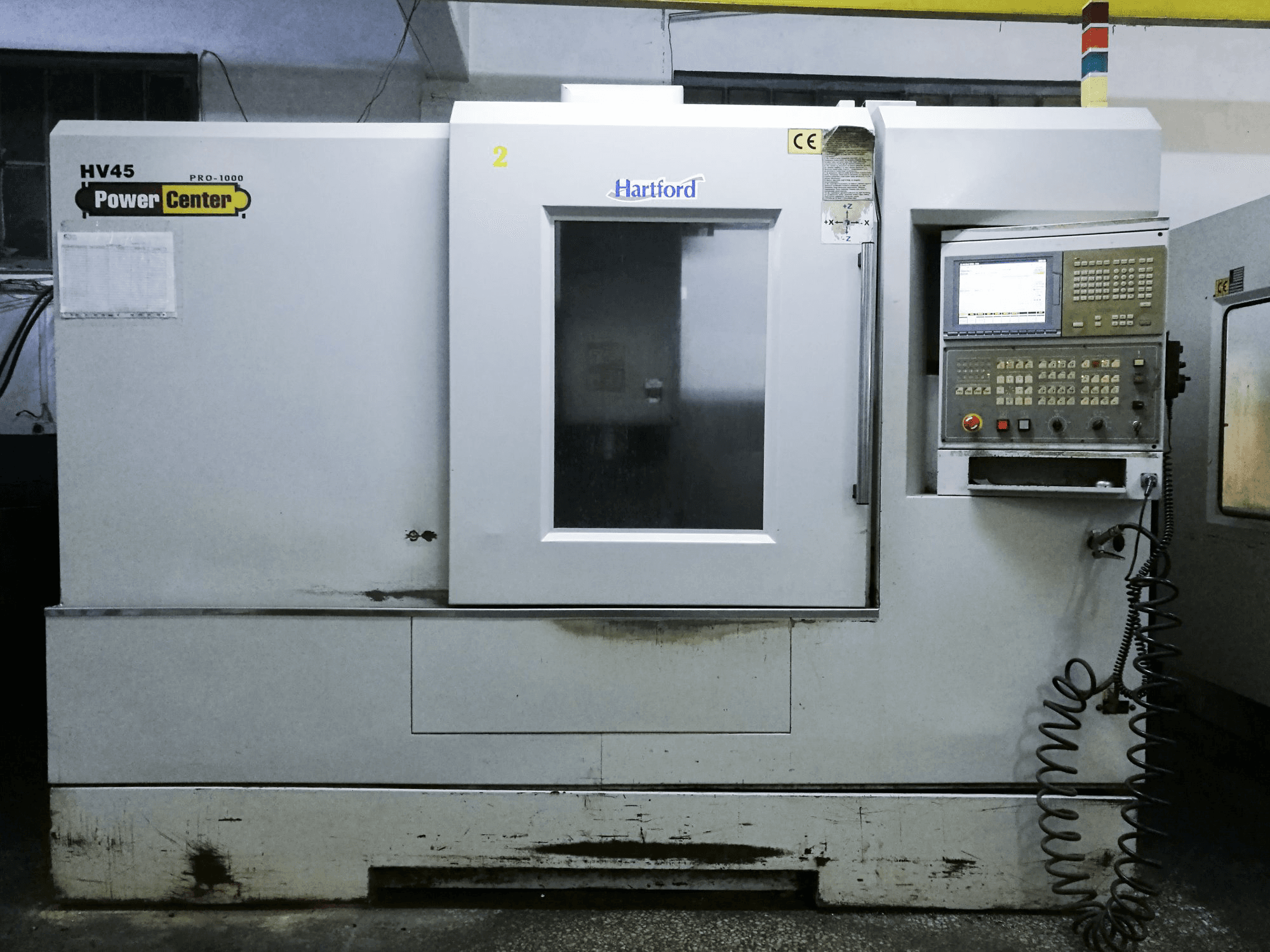 Vista frontale della macchina Hartford PRO1000A