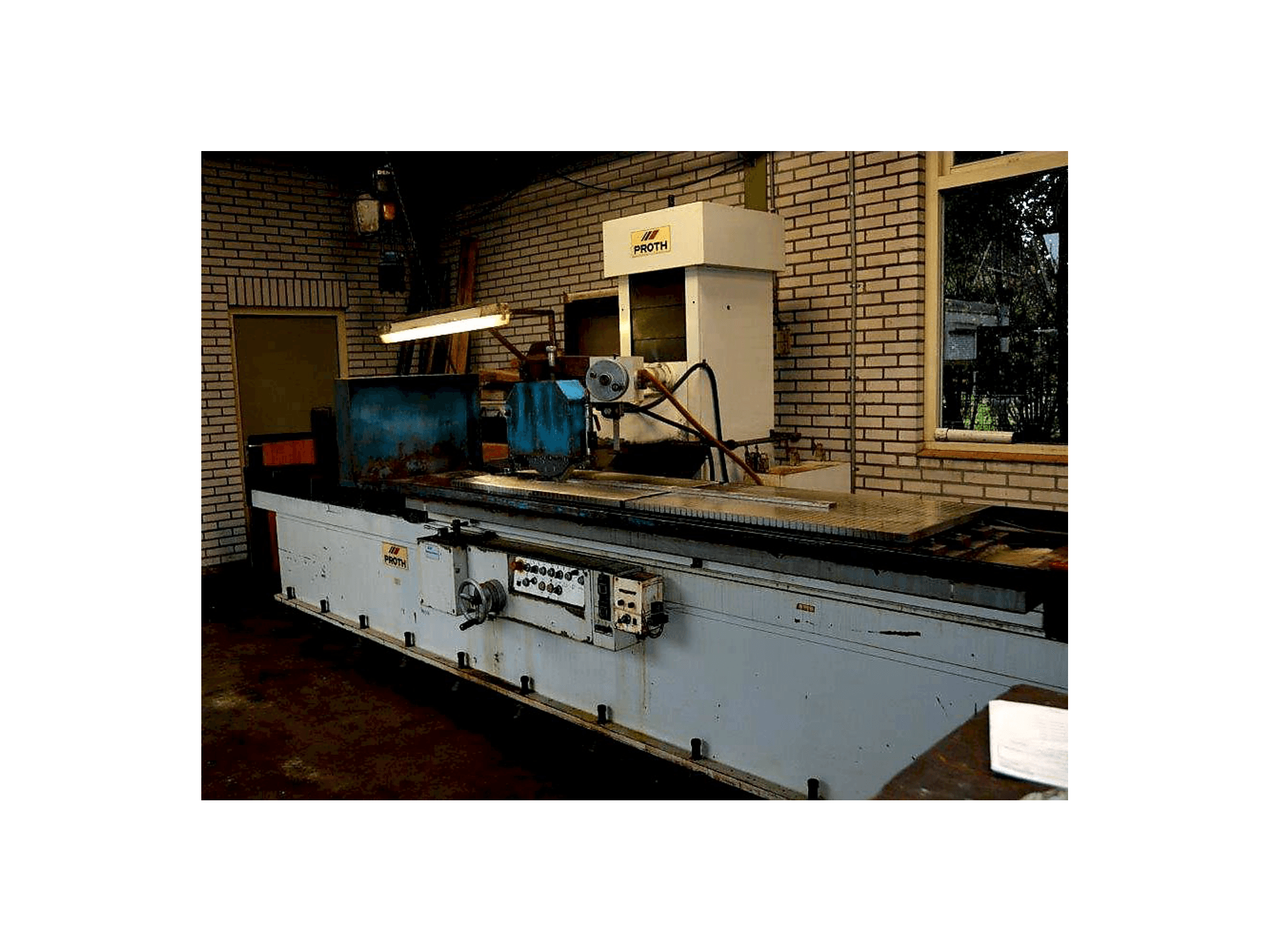 Vista lato destro della macchina Proth PSGC-60220AHR