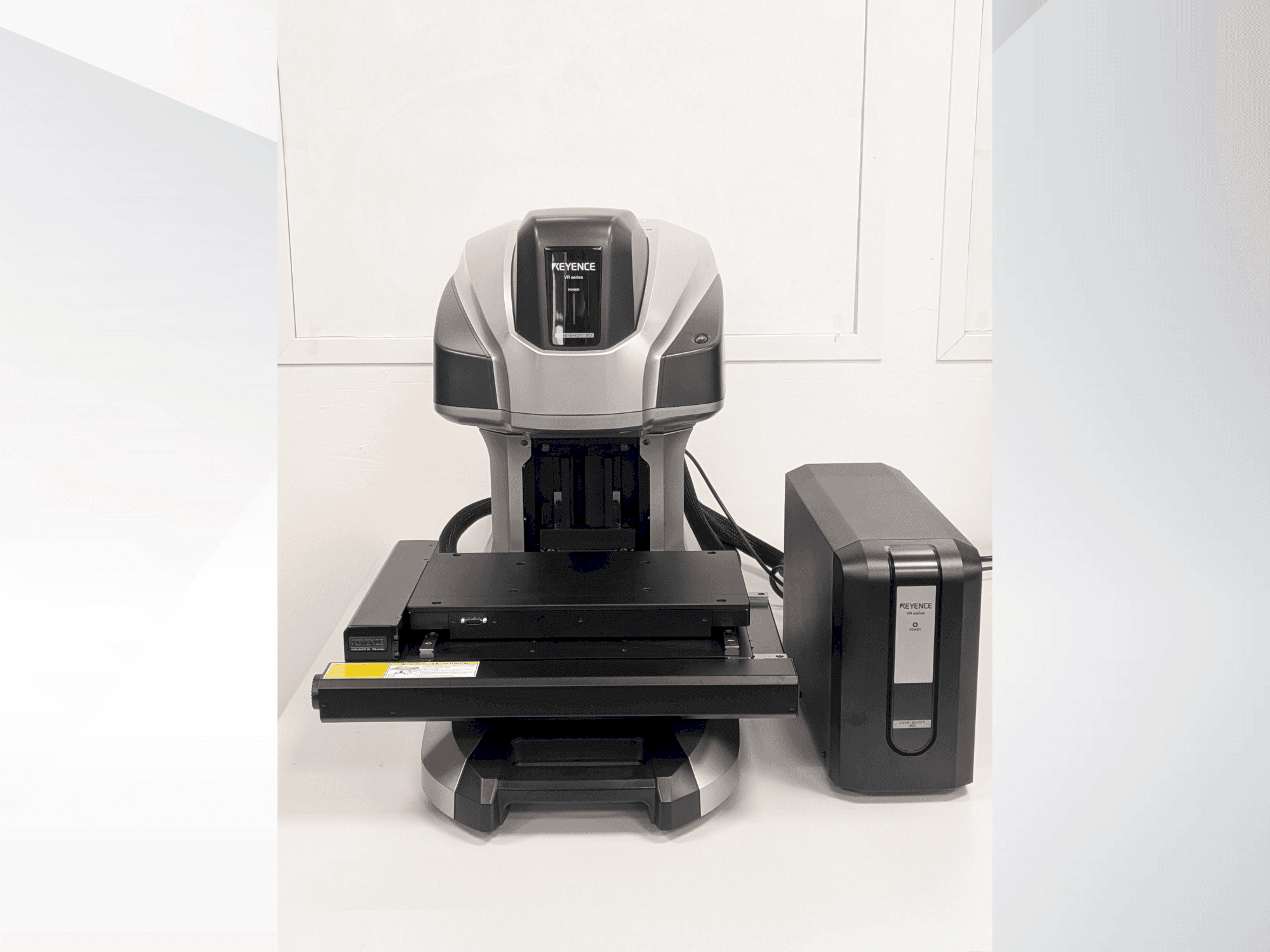 Vista frontale della macchina KEYENCE VR-6200