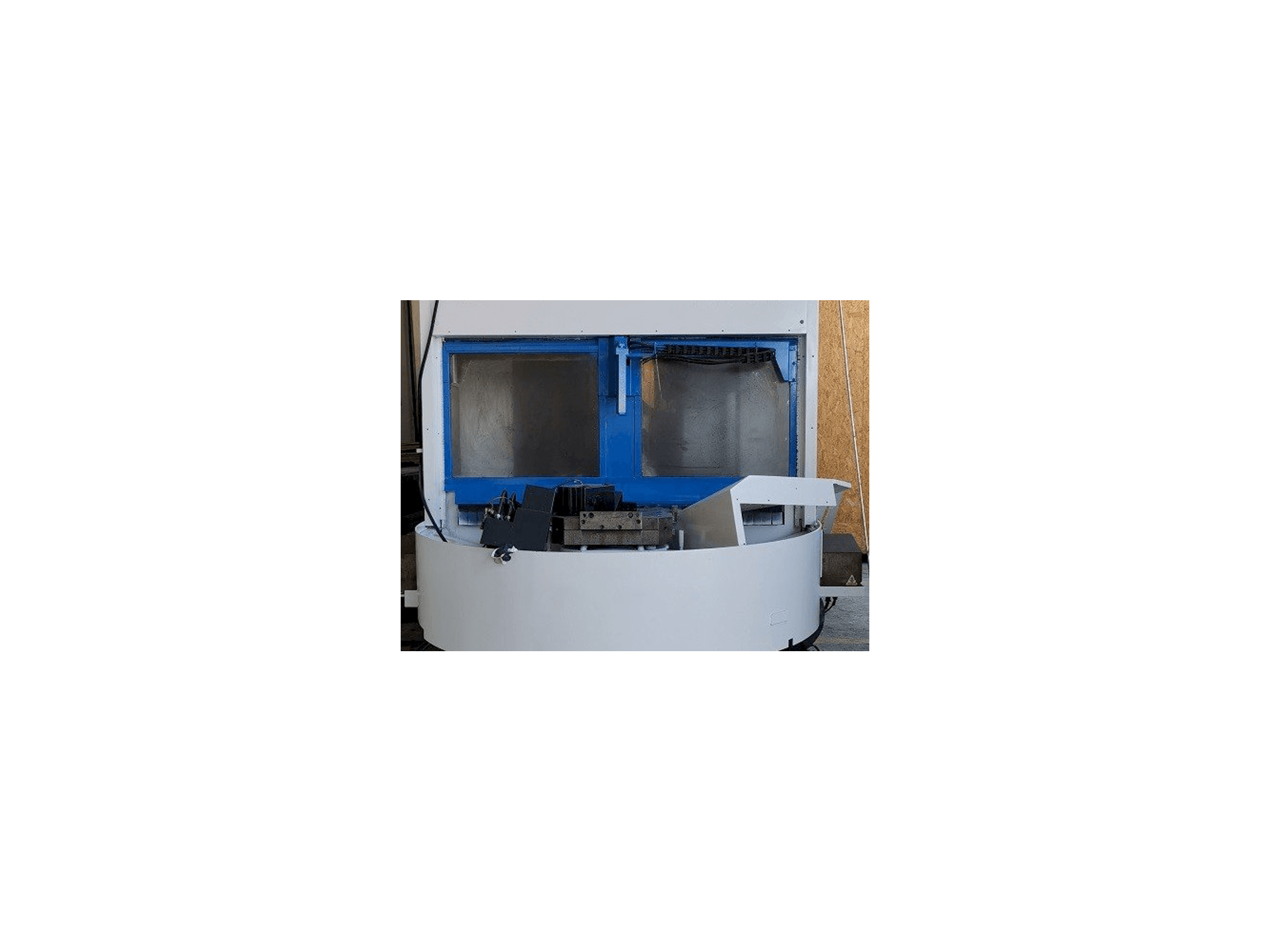 Vista frontale della macchina TOYODA FA630