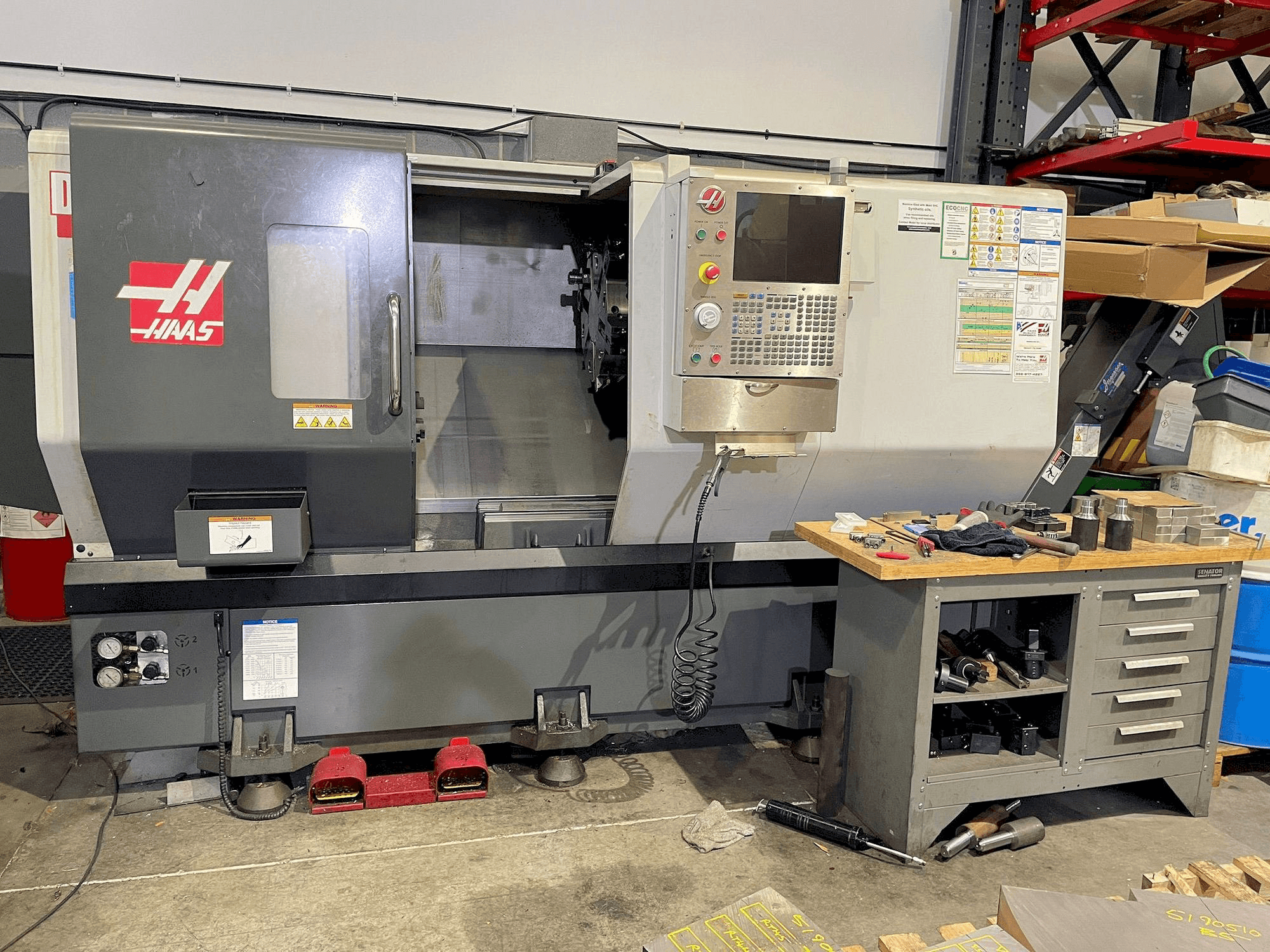 Vista frontale della macchina HAAS DS-30