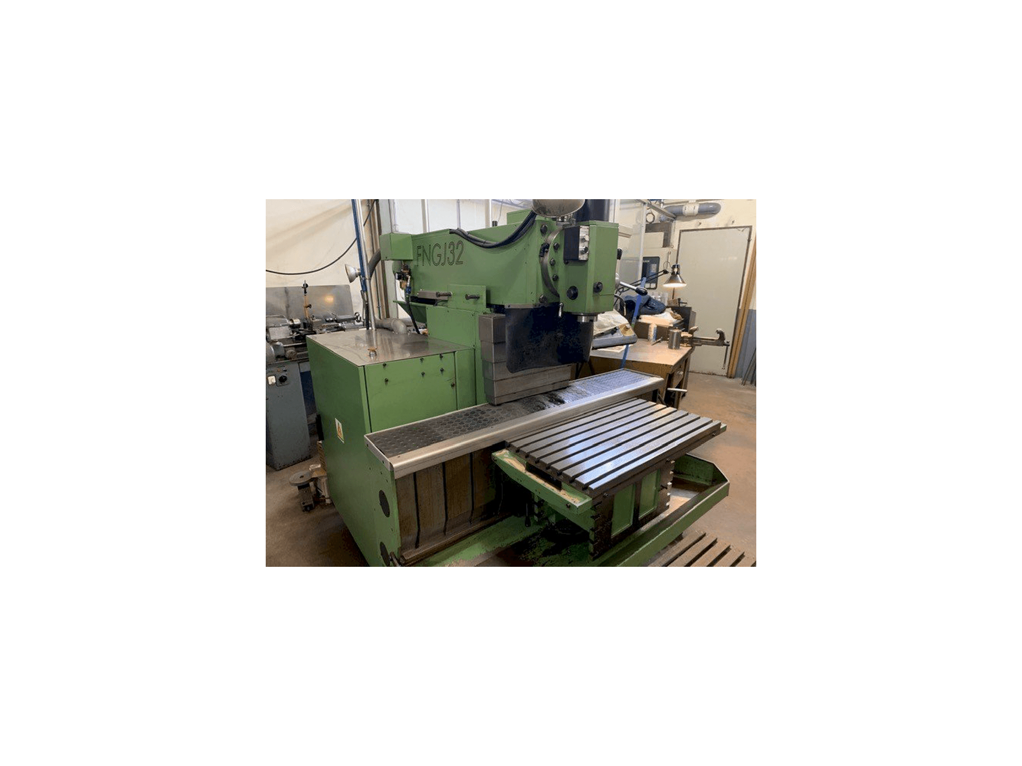 Vista frontale della macchina INTOS FNGJ32