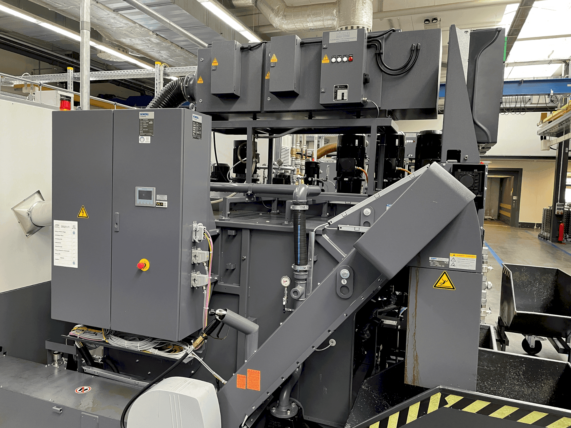 Vista frontale della macchina KNOLL KF 400/3400