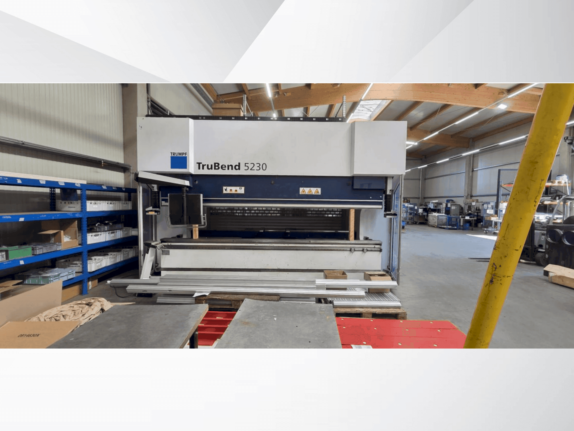 Vista frontale della macchina TRUMPF TruBend 5230
