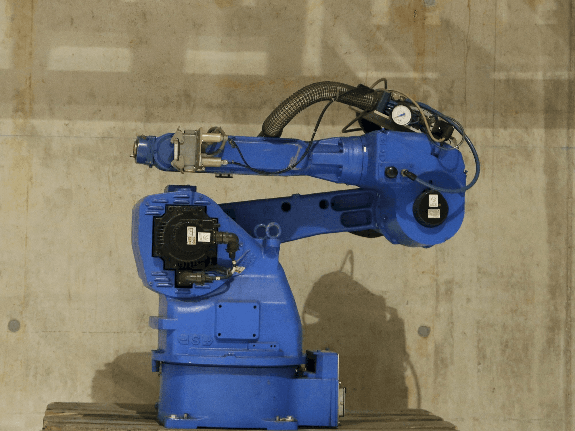 Vista lato sinistro della macchina Yaskawa Motoman UP20