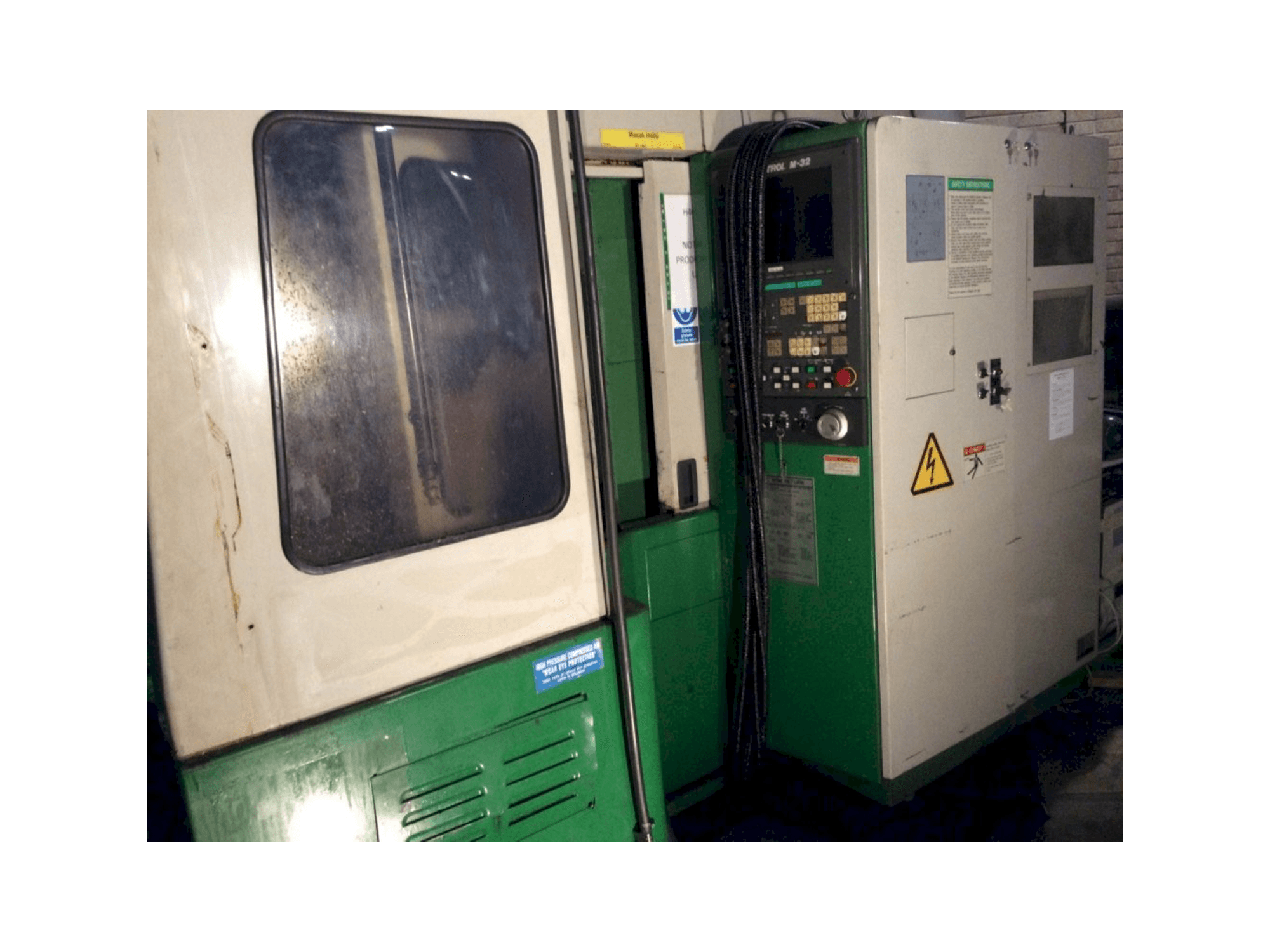 Vista frontale della macchina Mazak Mazatech H400