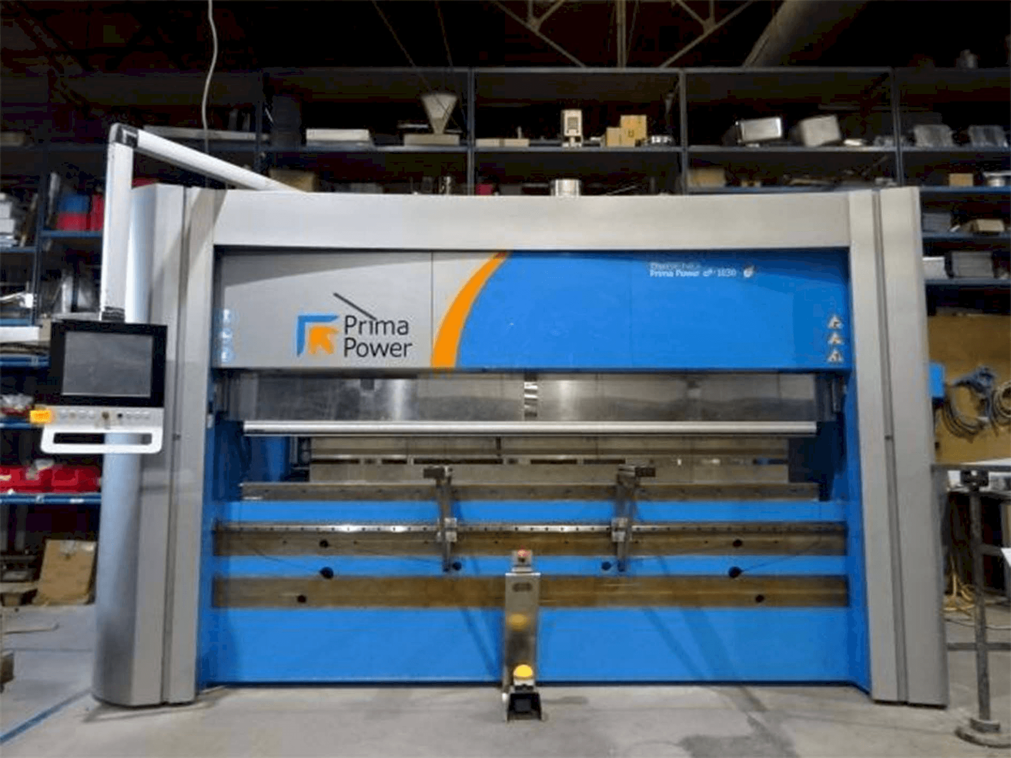 Vista frontale della macchina Prima Power EP-Brake EP1030