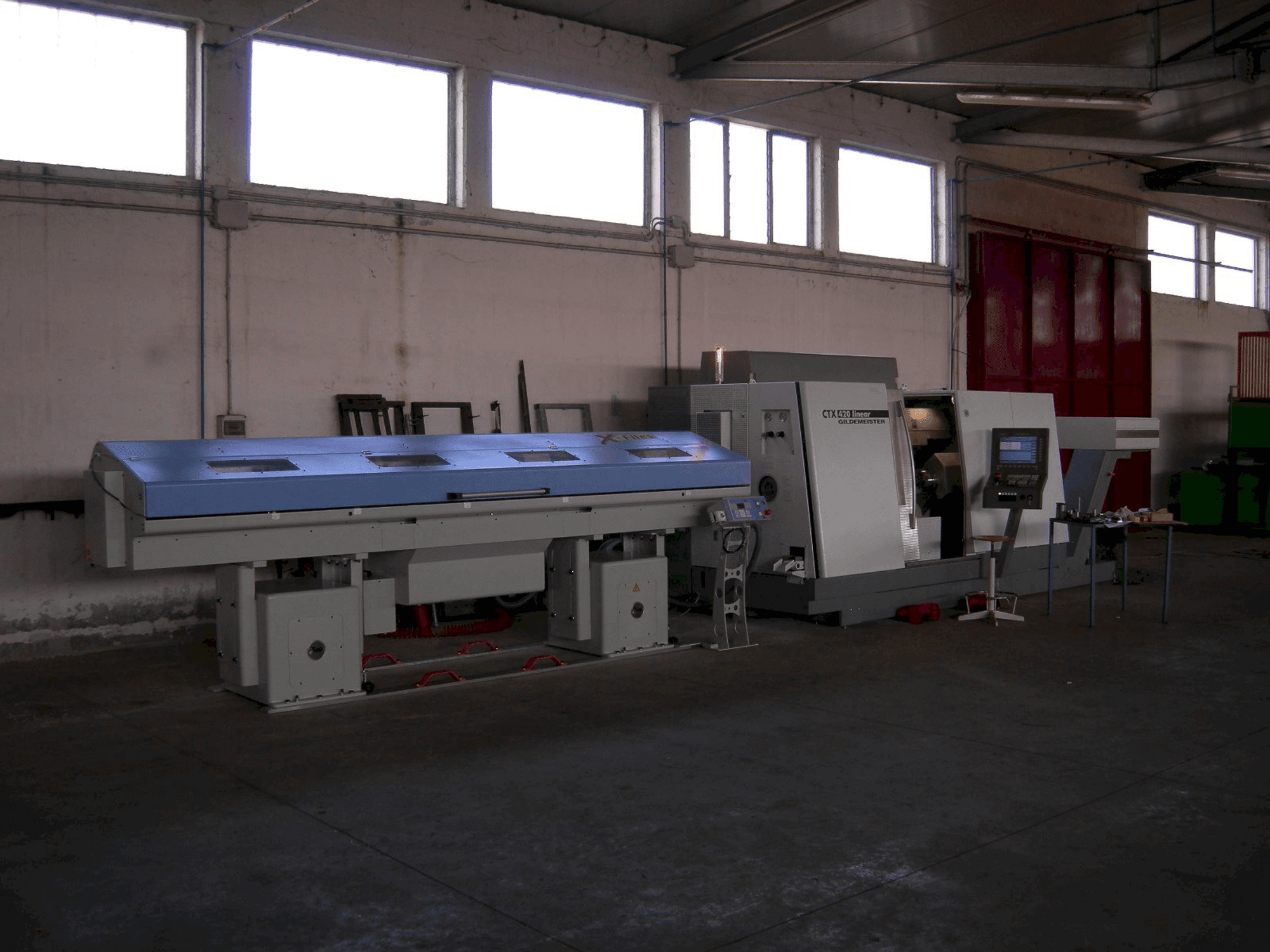 Vista frontale della macchina Gildemeister CTX 420 V6 linear
