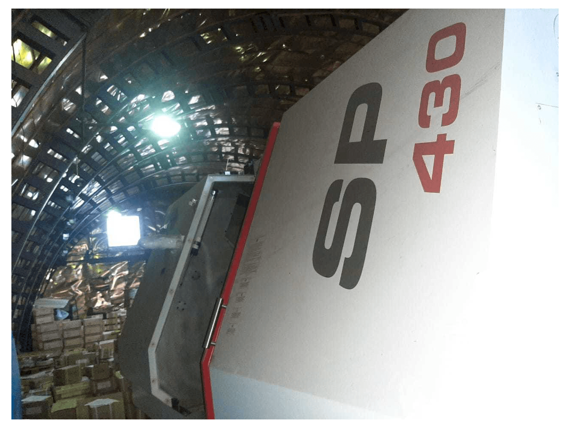 Vista frontale della macchina KOVOSVIT MAS SP 430 Y/L2