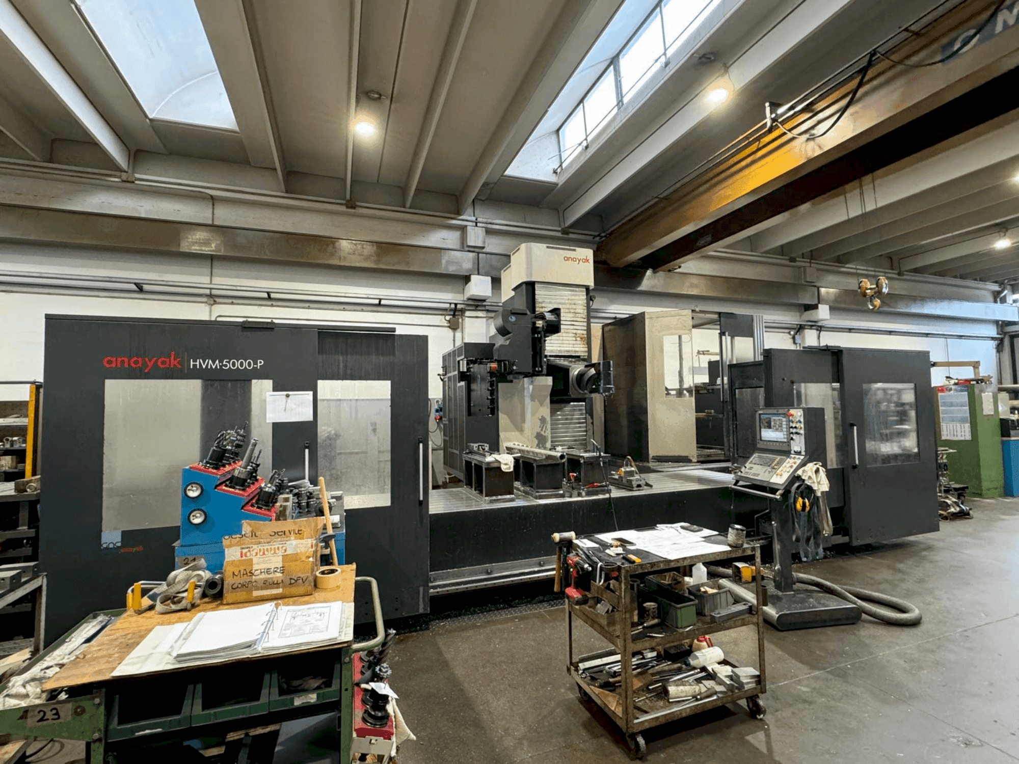 Vista frontale della macchina ANAYAK HVM 5000P