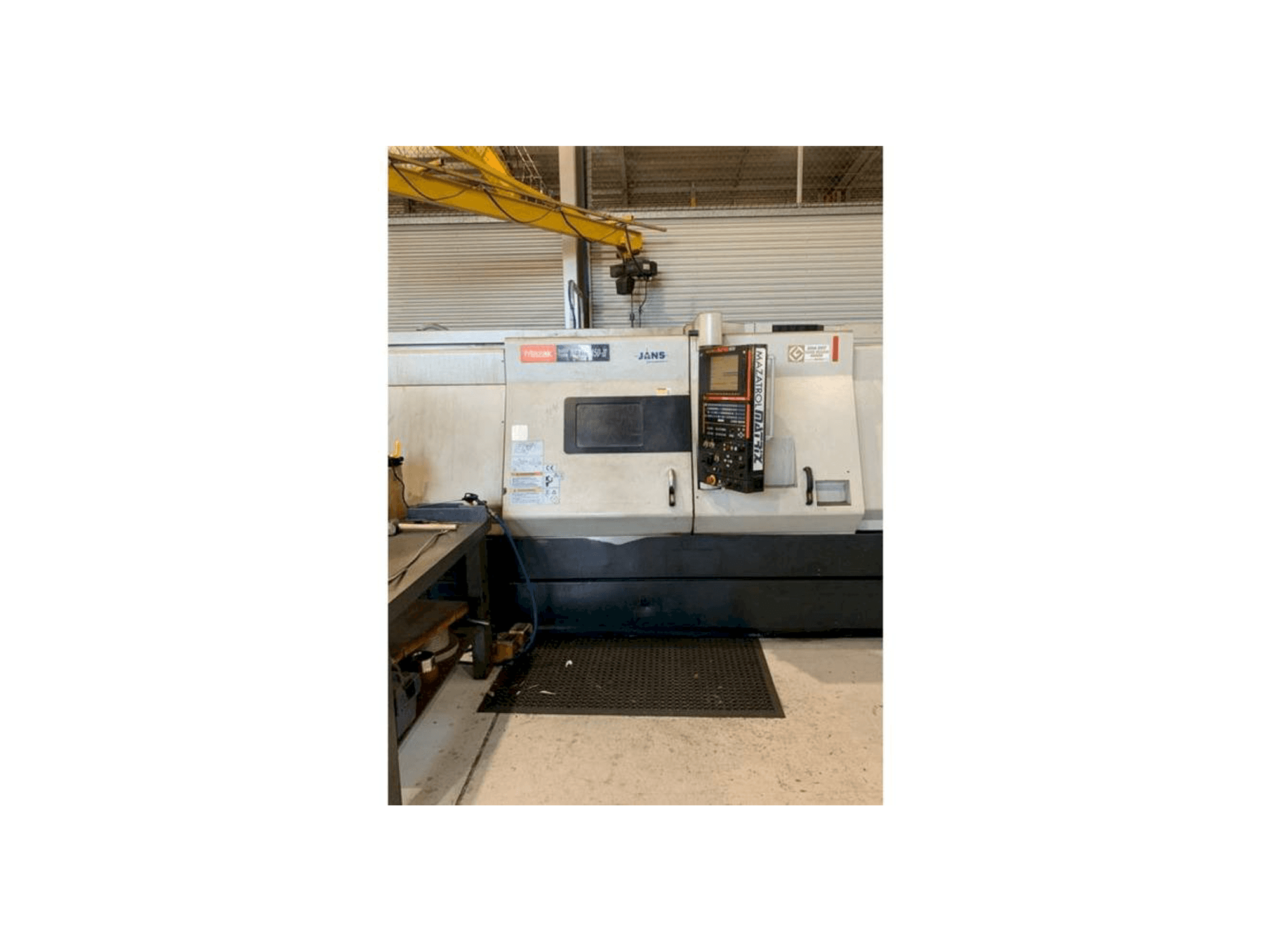Vista frontale della macchina Mazak QUICK TURN NEXUS 450 II