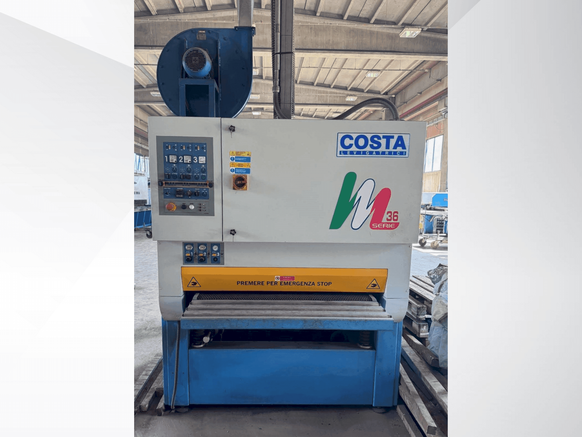Vista frontale della macchina Costa M36 CC1150