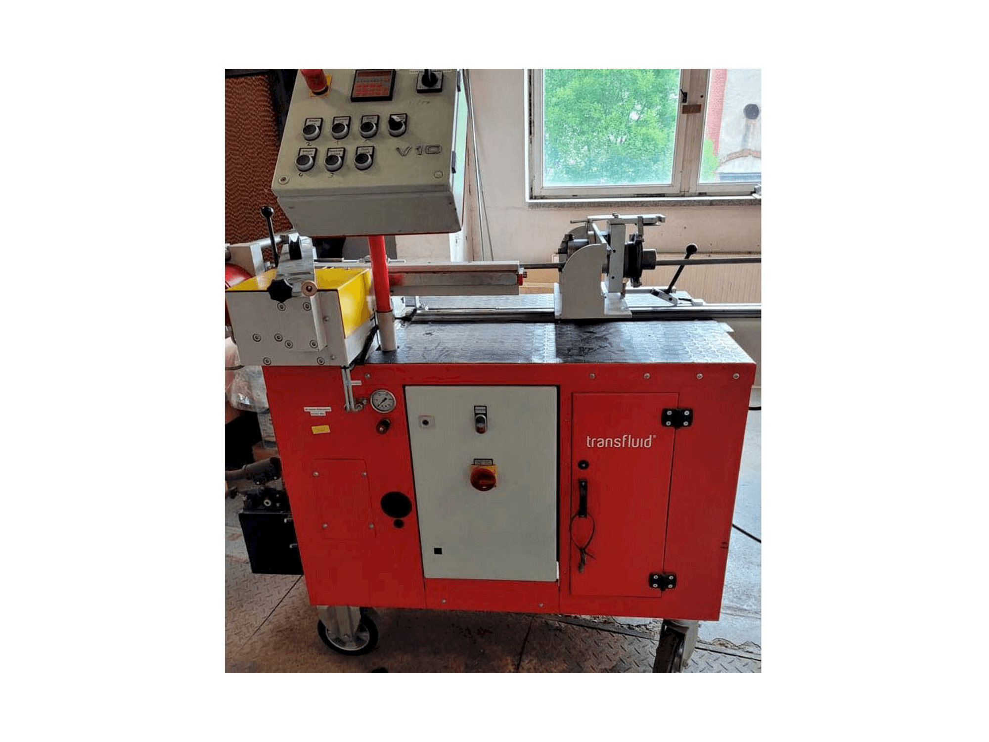 Vista frontale della macchina Transfluid DB 2060-K