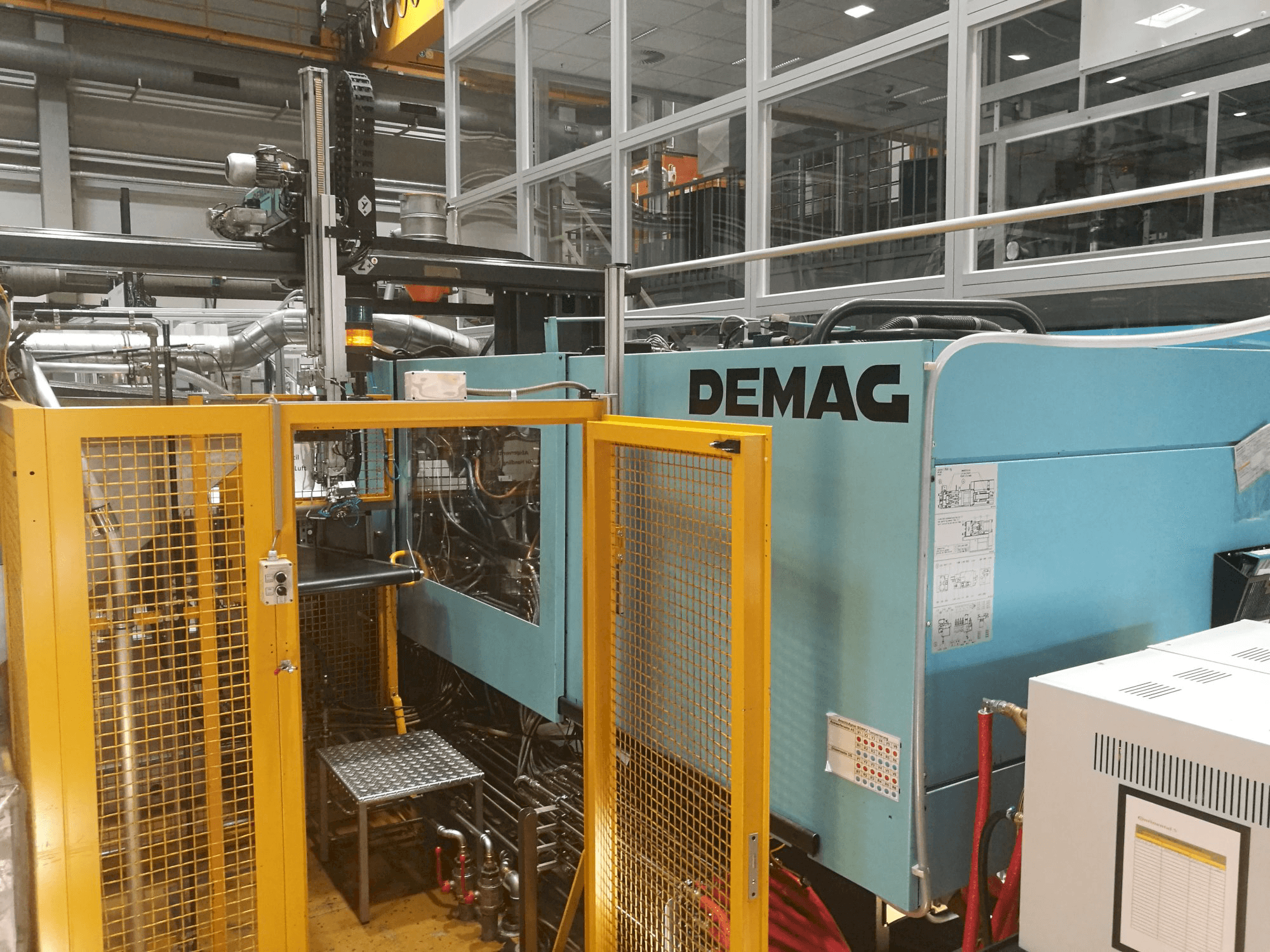 Particolare della macchina DEMAG Ergotech 330-2300