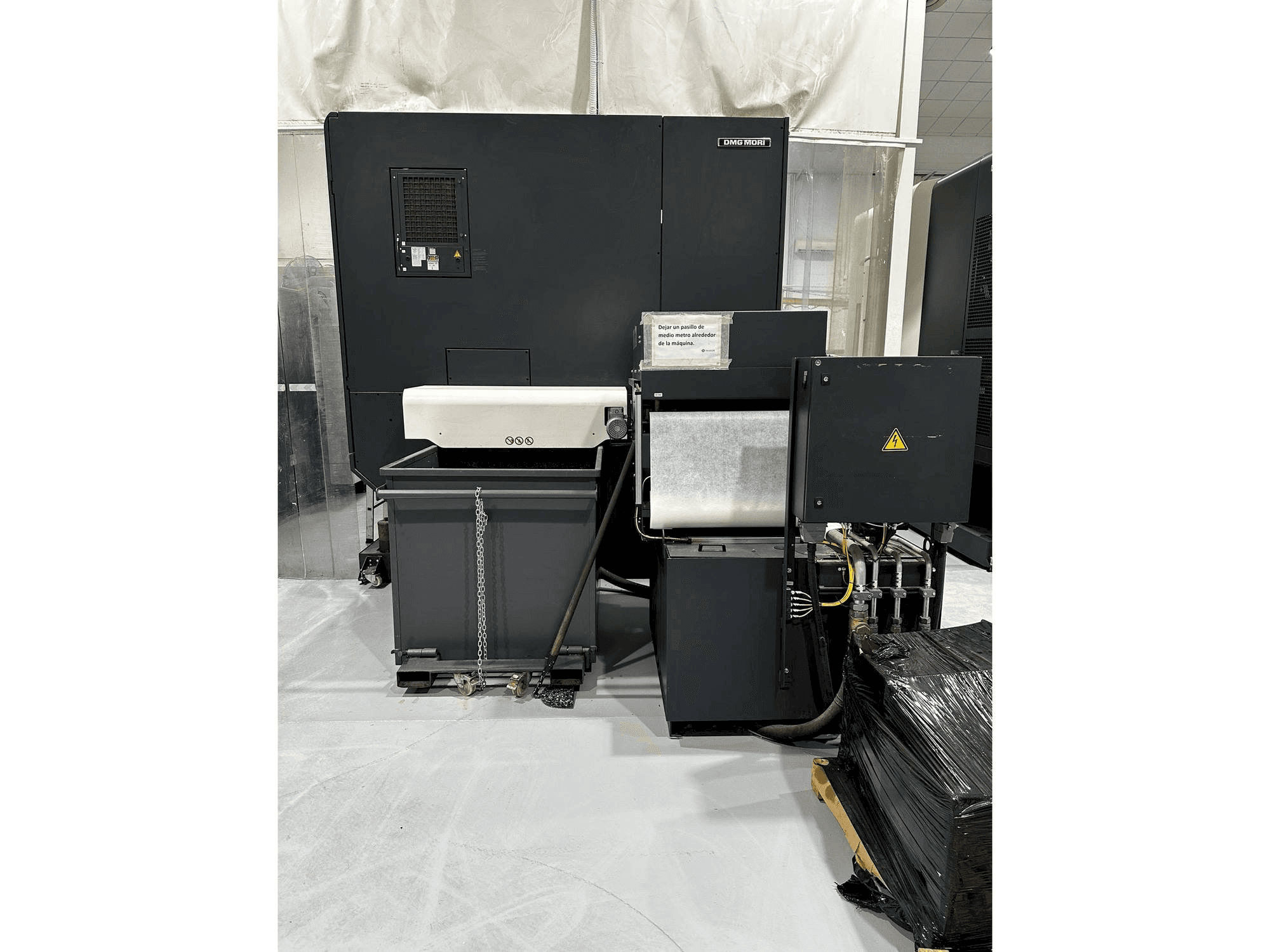 Vista posteriore della macchina DMG MORI DMU 95 monoBLOCK