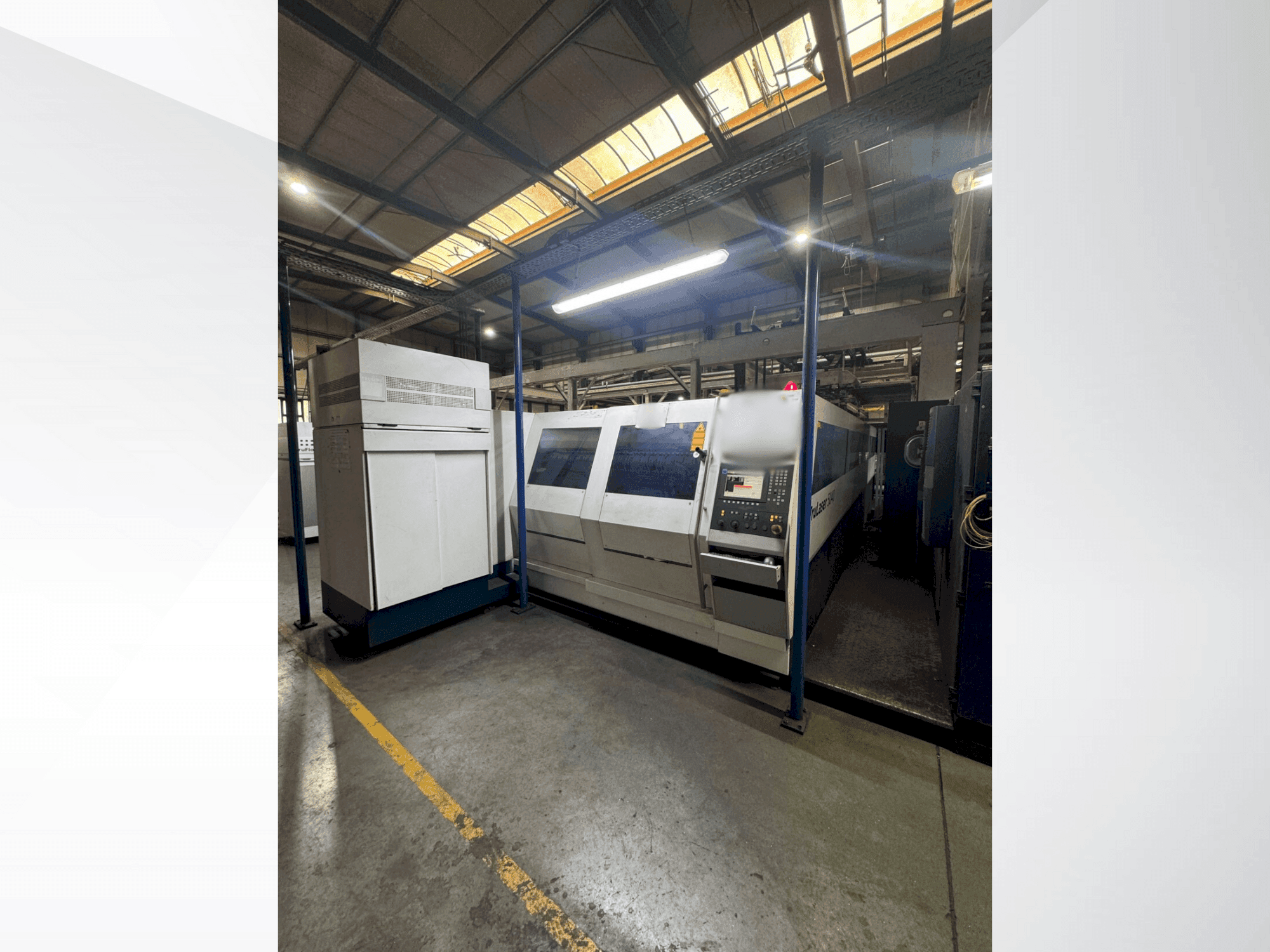 Vista frontale della macchina TRUMPF TruLaser 3040