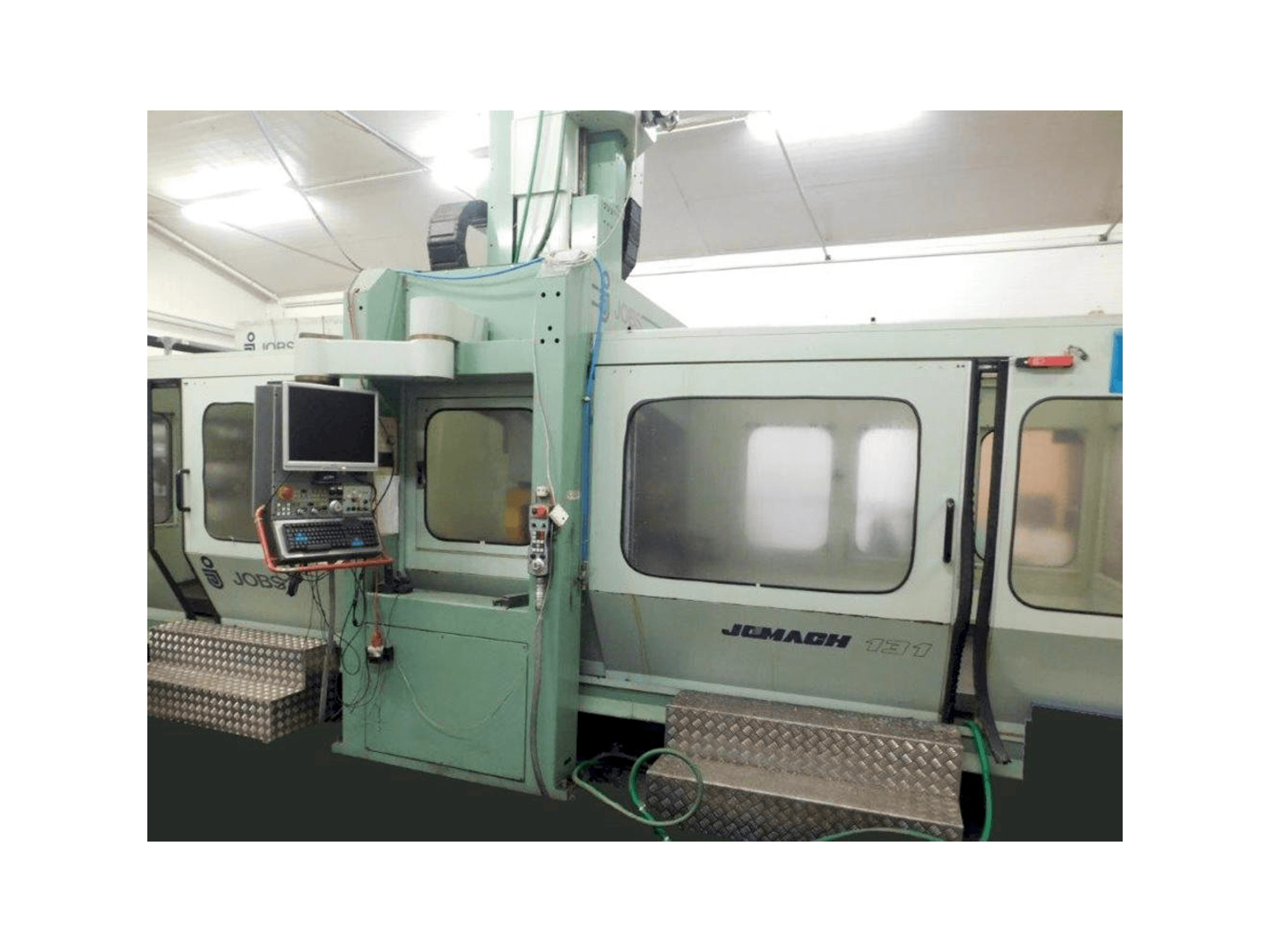 Vista frontale della macchina JOBS Jomach 131