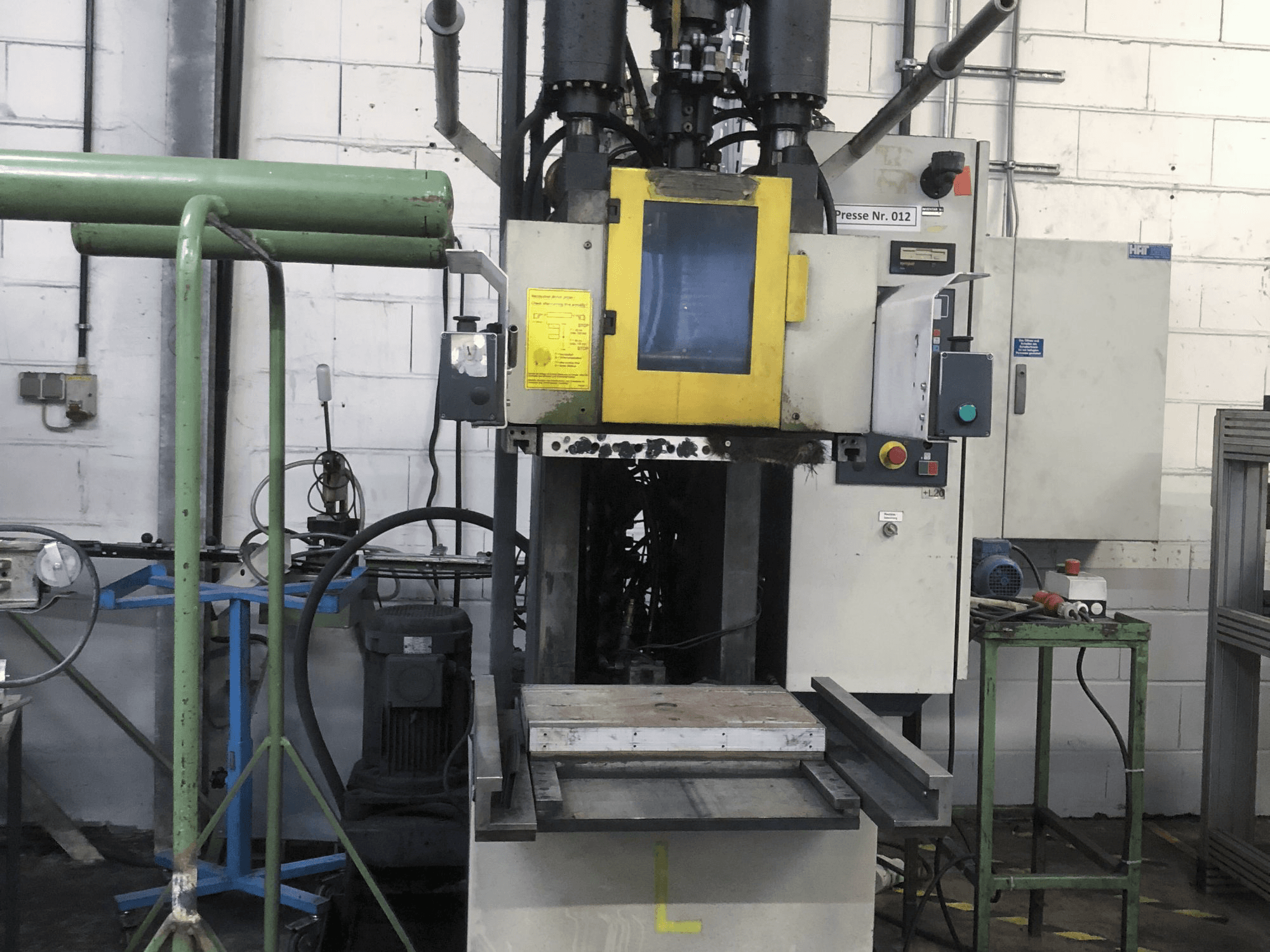 Vista frontale della macchina Kloeckner Desma 956.050 ZO