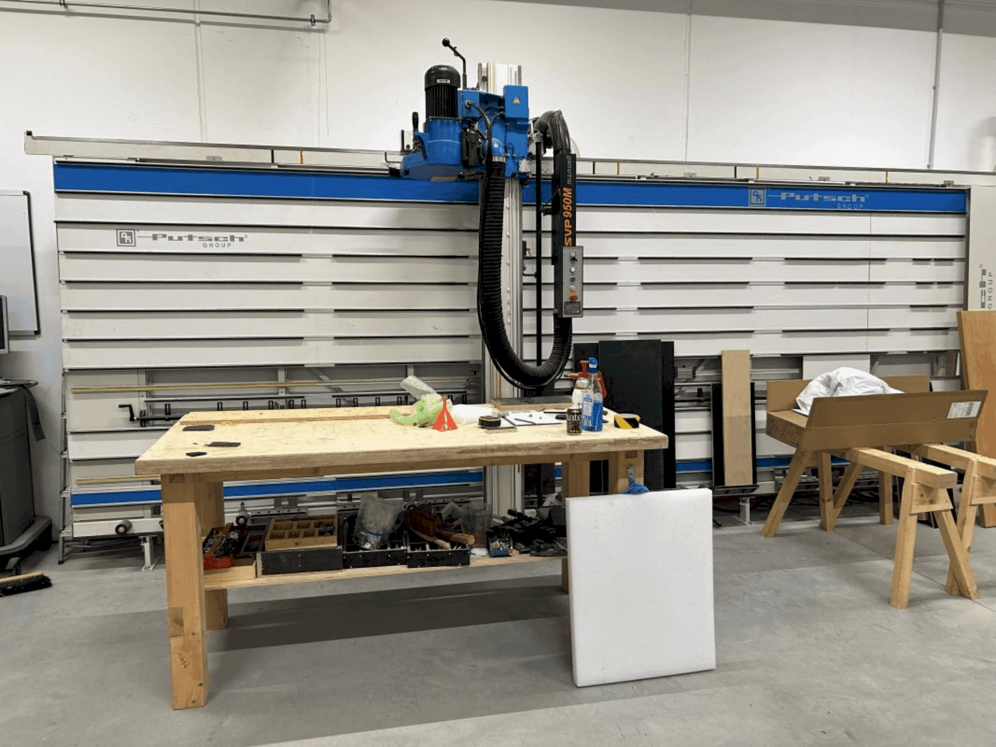 Vista frontale della macchina PUTSCH SVP 950M