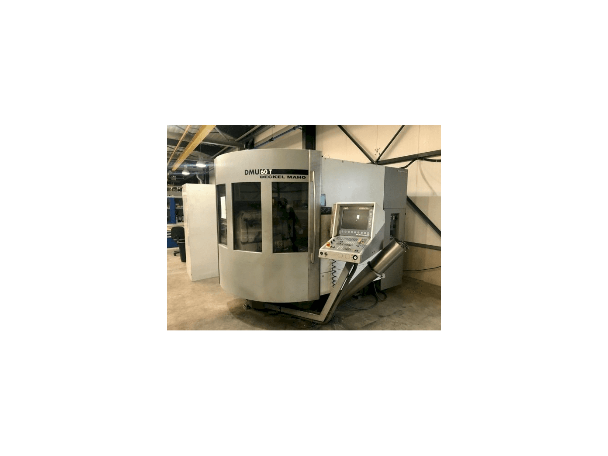 Vista frontale della macchina DECKEL MAHO DMU 60T