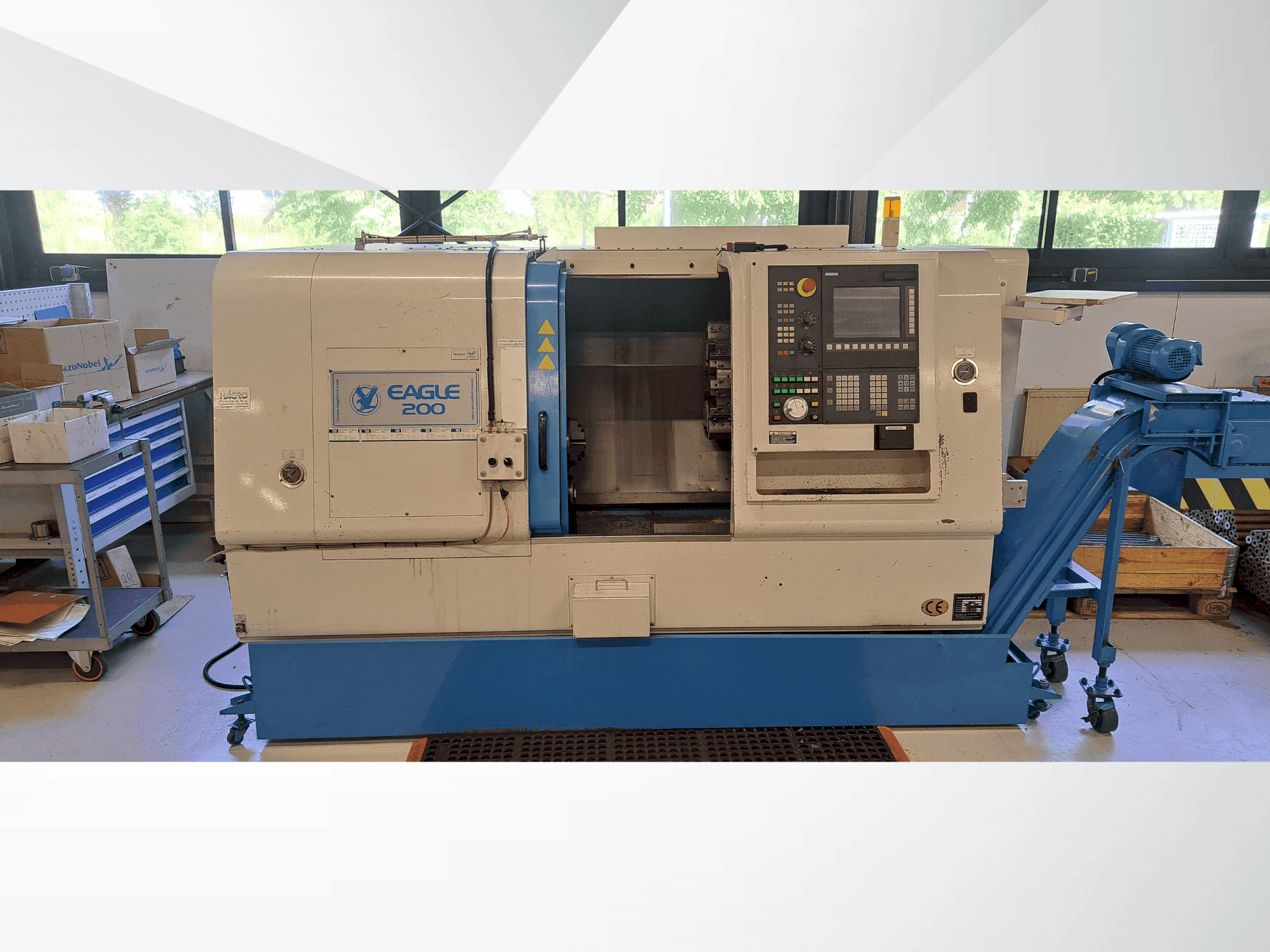 Vista frontale della macchina Dugard Eagle FCL-200HT